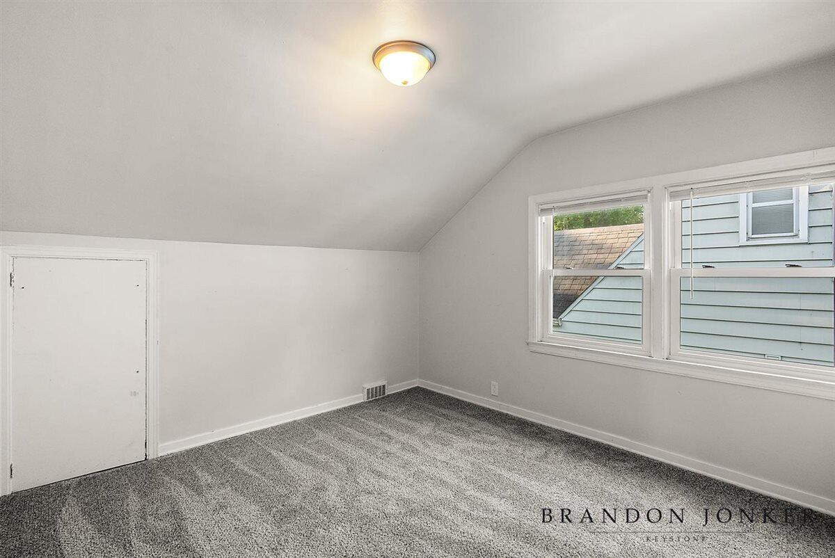 2417 Brooklyn Avenue SE Grand Rapids MI 49507