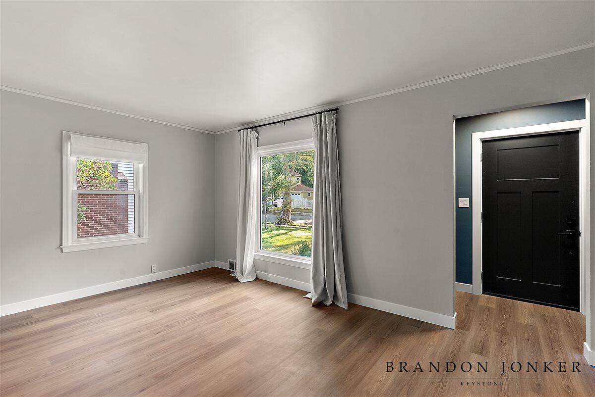 2417 Brooklyn Avenue SE Grand Rapids MI 49507
