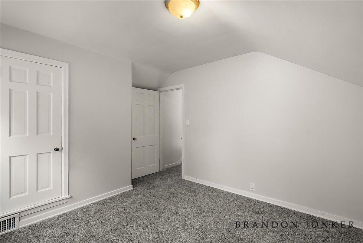 2417 Brooklyn Avenue SE Grand Rapids MI 49507