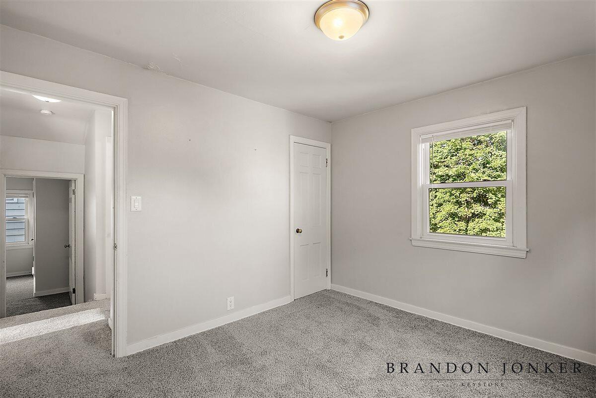 2417 Brooklyn Avenue SE Grand Rapids MI 49507
