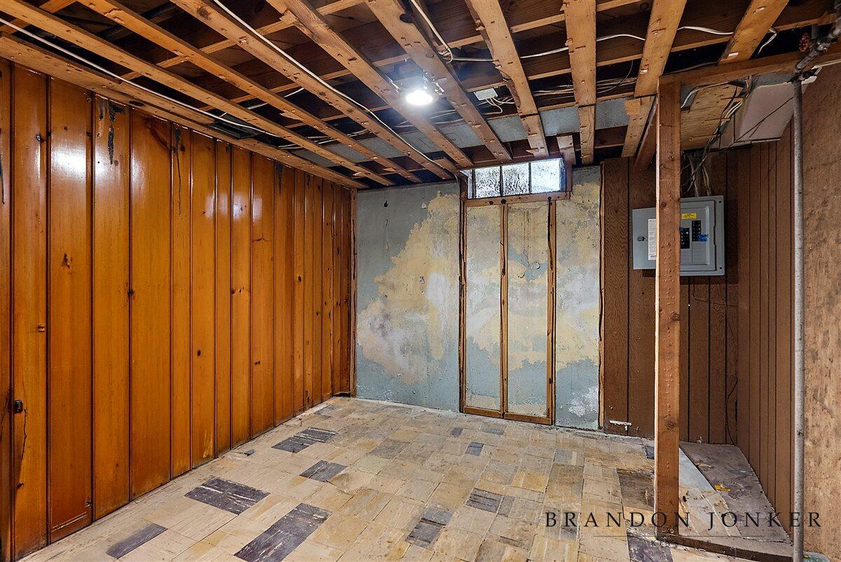 2417 Brooklyn Avenue SE Grand Rapids MI 49507