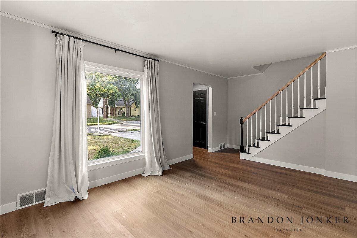 2417 Brooklyn Avenue SE Grand Rapids MI 49507