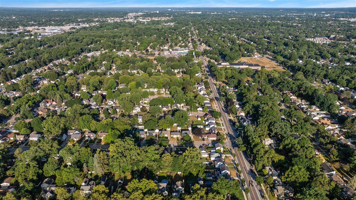 2417 Brooklyn Avenue SE Grand Rapids MI 49507