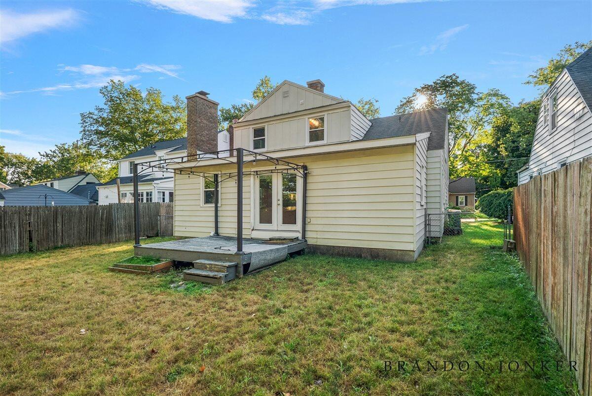 2417 Brooklyn Avenue SE Grand Rapids MI 49507