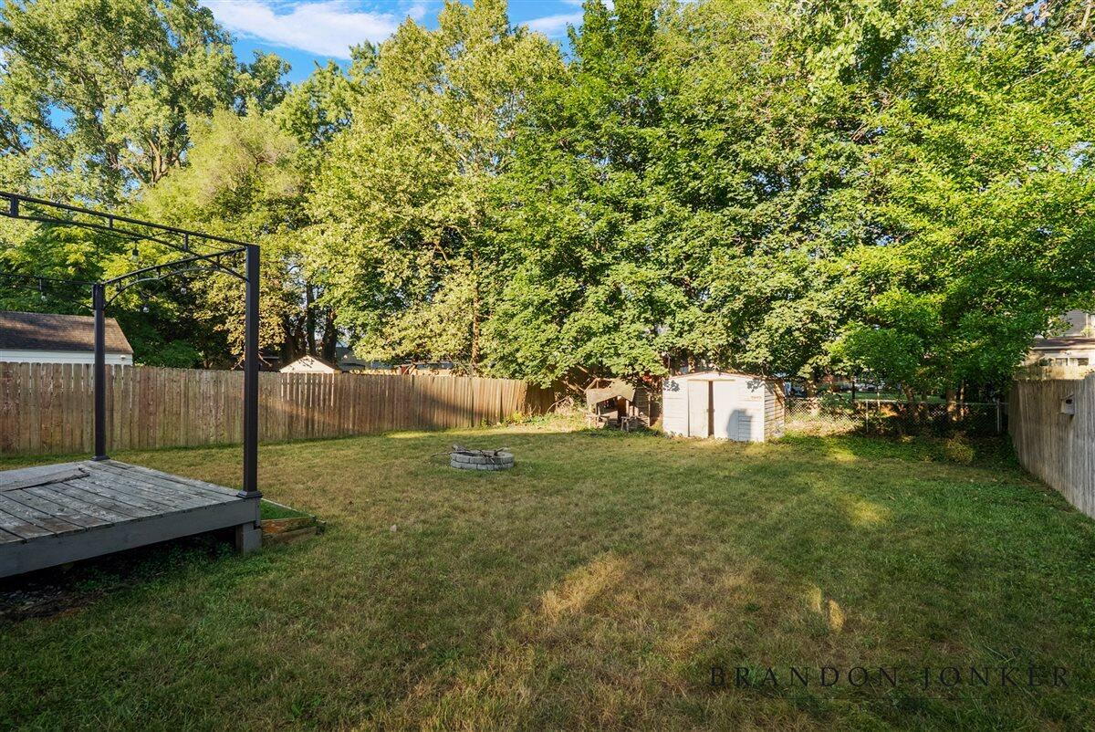 2417 Brooklyn Avenue SE Grand Rapids MI 49507
