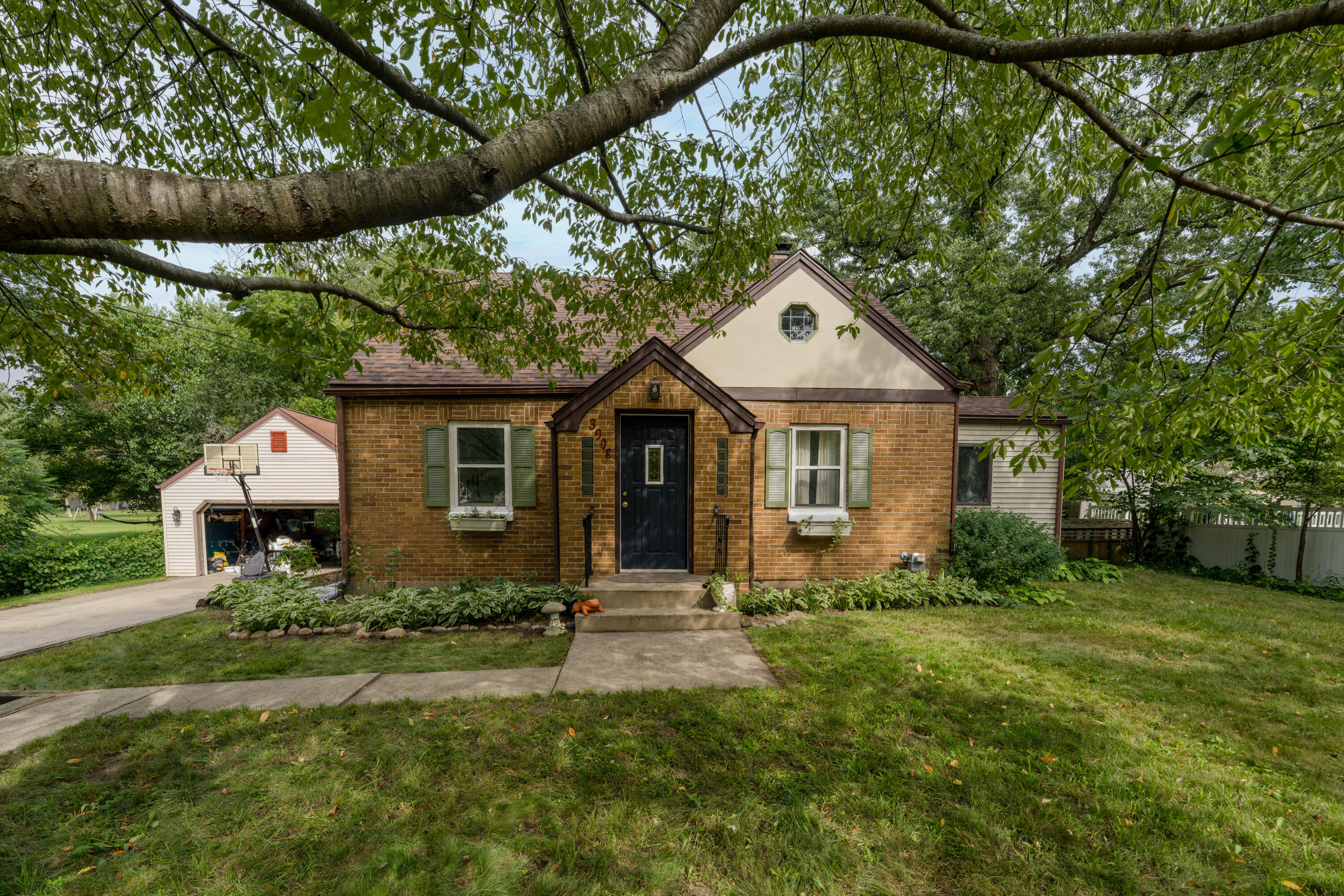 3908 Clarnin Street Kalamazoo MI 49004