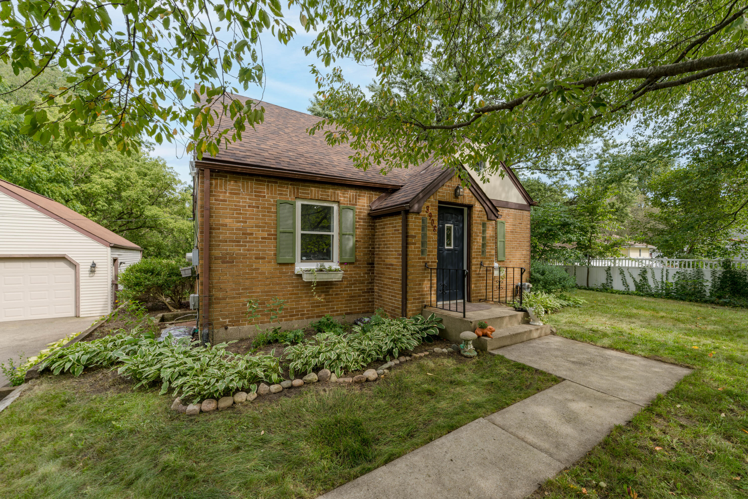 3908 Clarnin Street Kalamazoo MI 49004