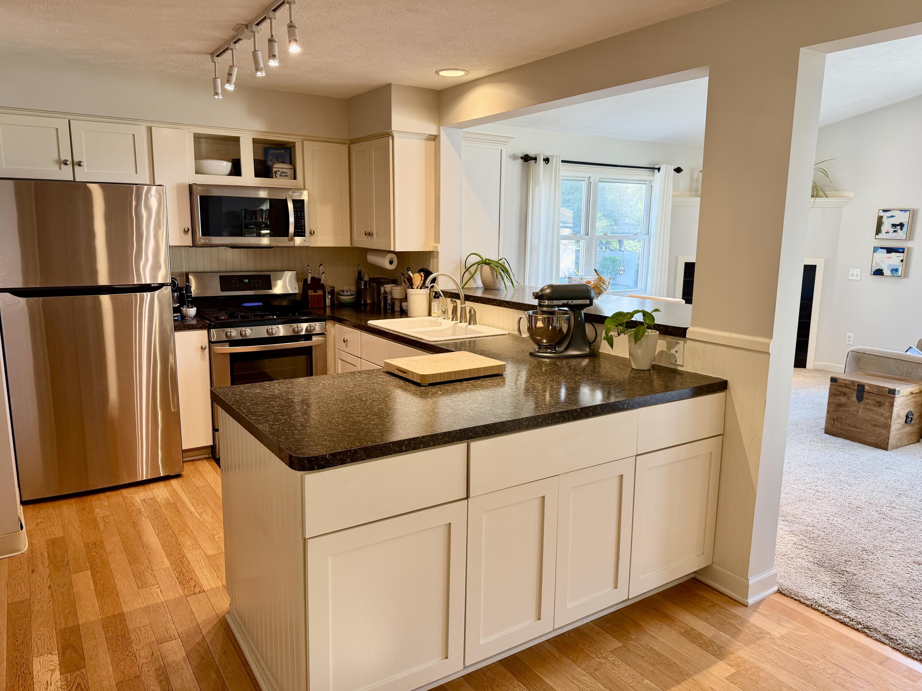 945 Pembroke Street SE Grand Rapids MI 49508