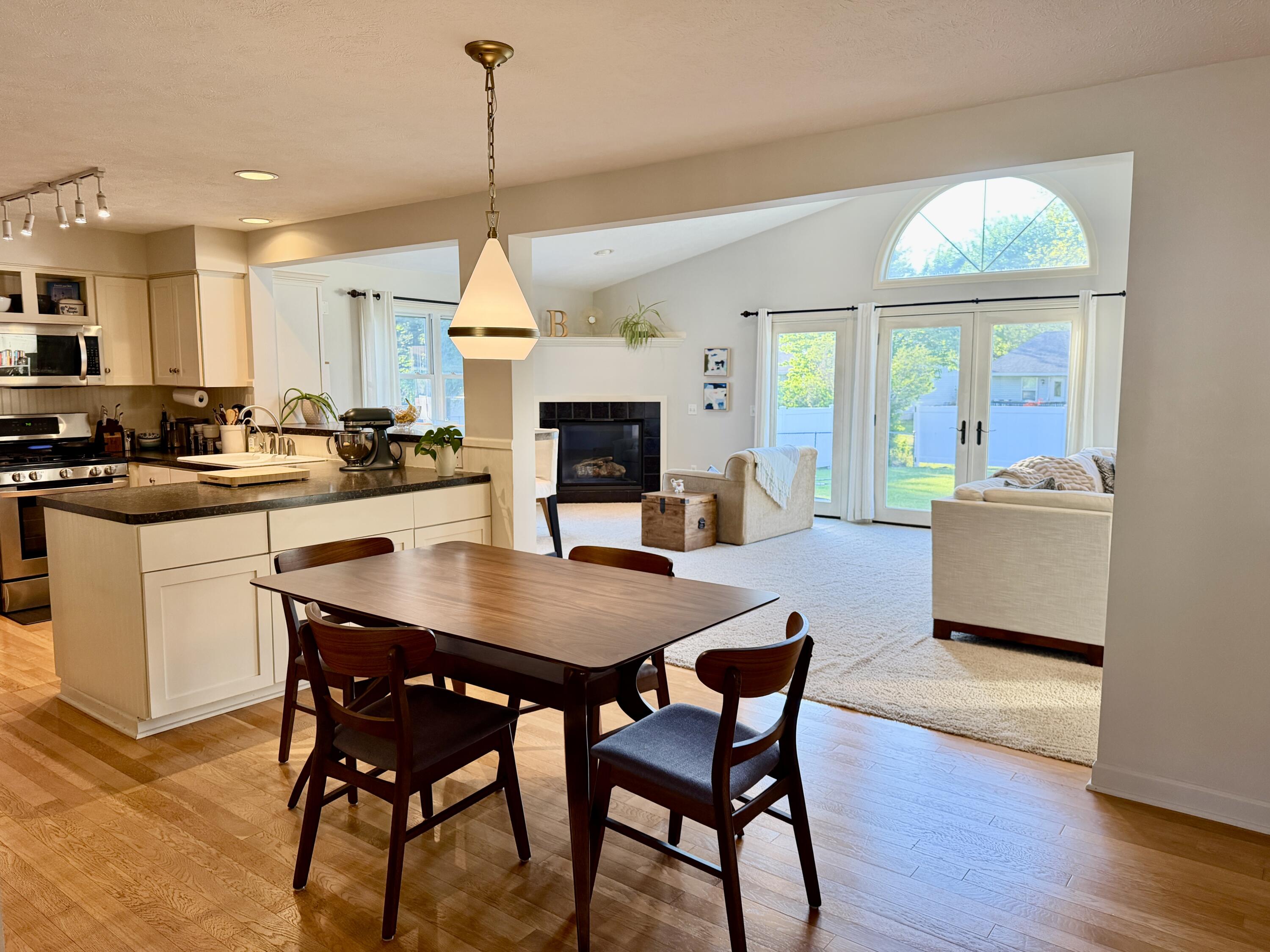 945 Pembroke Street SE Grand Rapids MI 49508