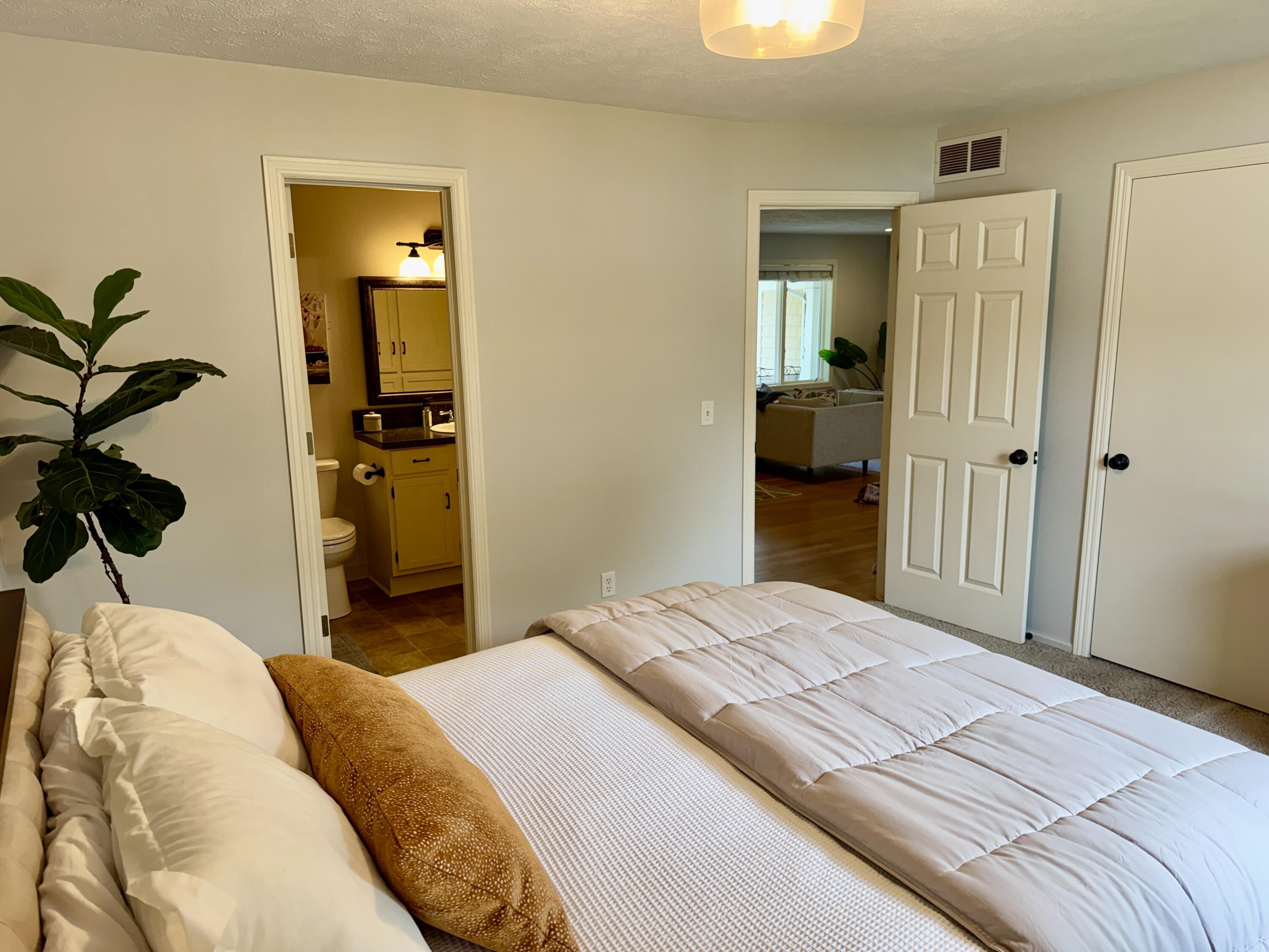 945 Pembroke Street SE Grand Rapids MI 49508