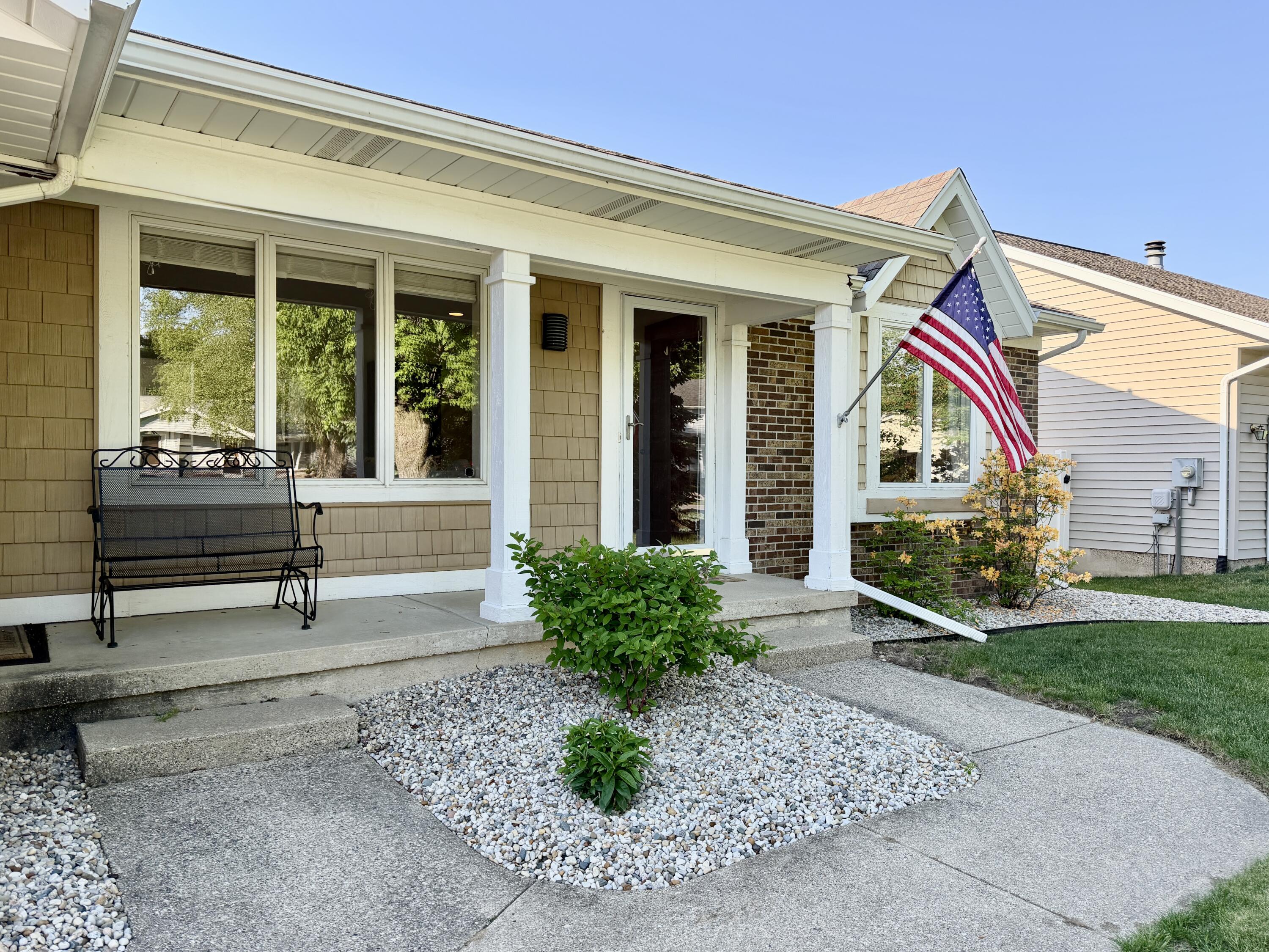 945 Pembroke Street SE Grand Rapids MI 49508