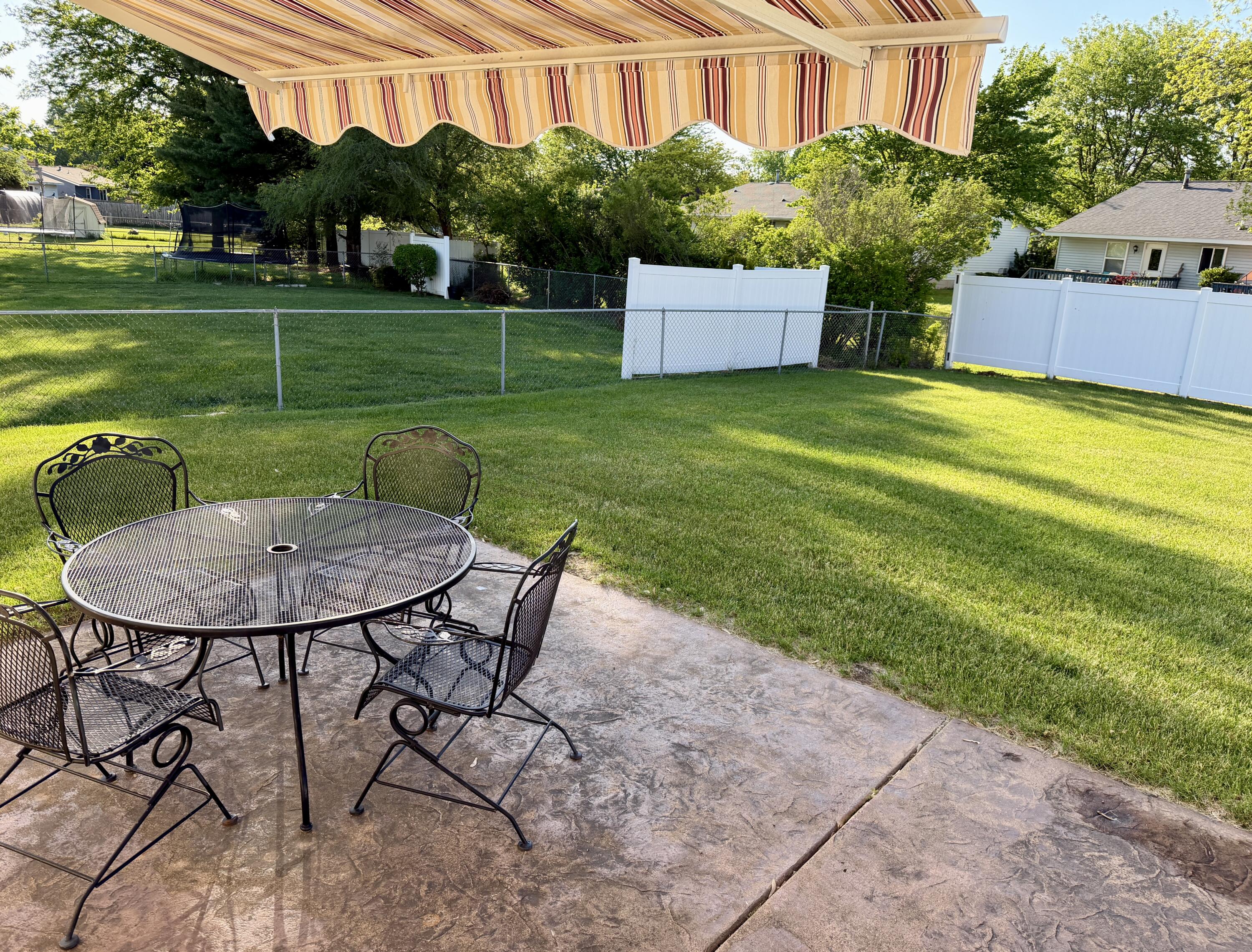 945 Pembroke Street SE Grand Rapids MI 49508