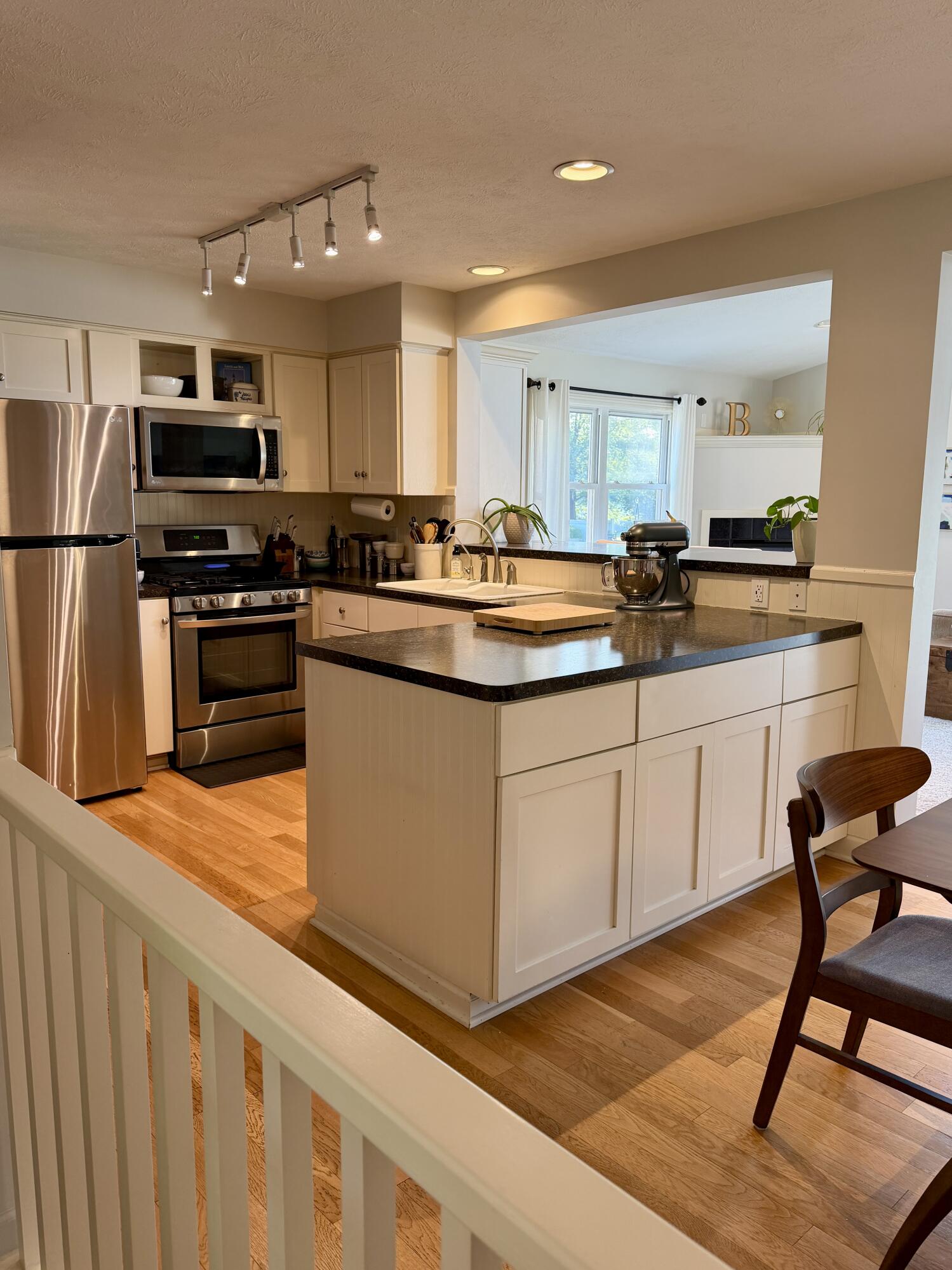 945 Pembroke Street SE Grand Rapids MI 49508