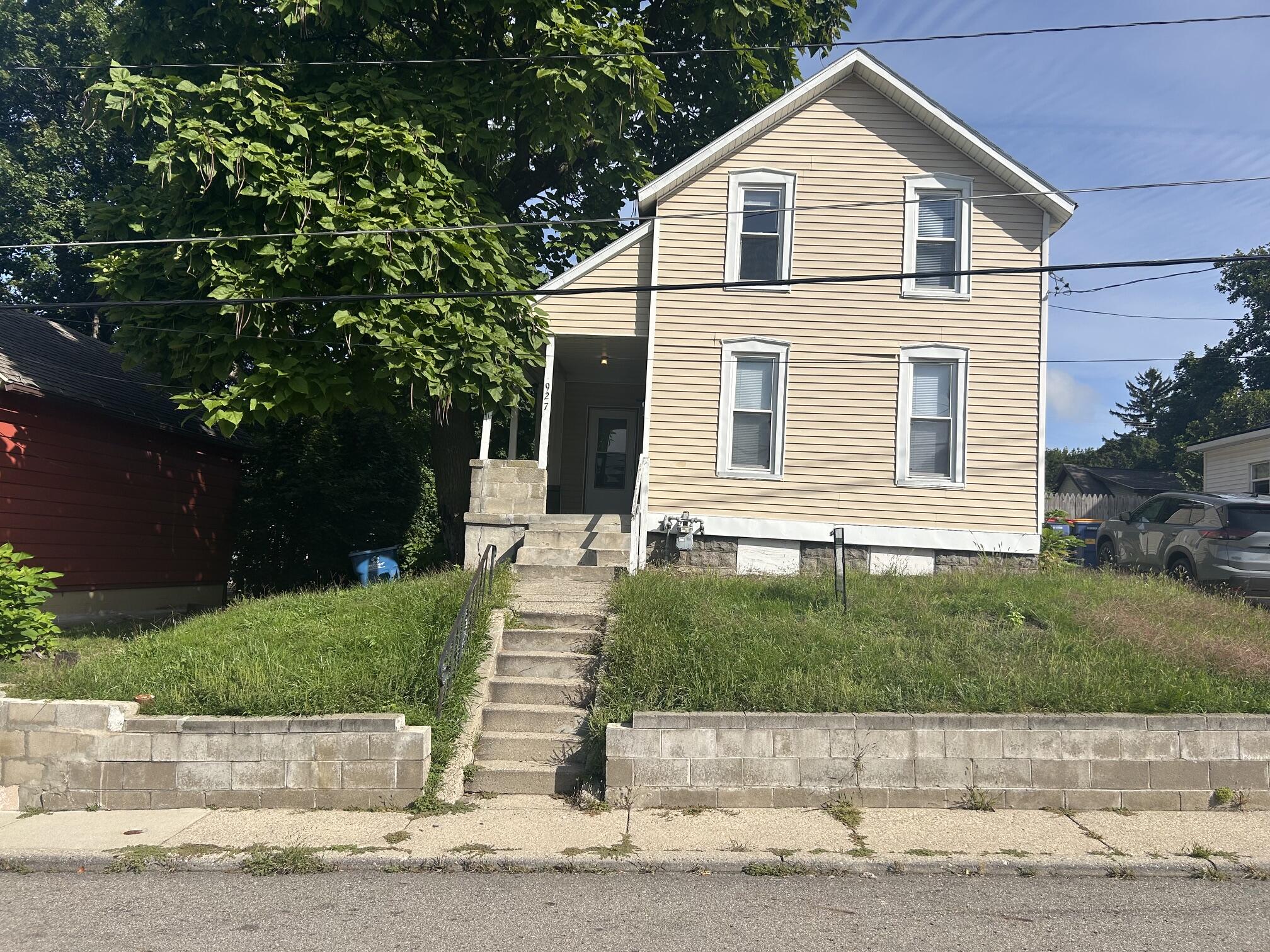 927 Bemis Street SE Grand Rapids MI 49506
