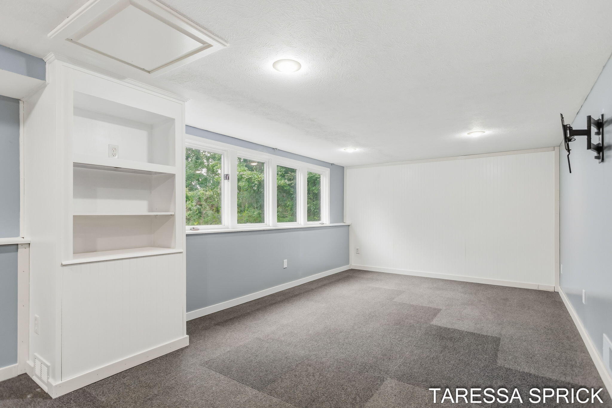 5104 152nd Avenue West Olive MI 49460