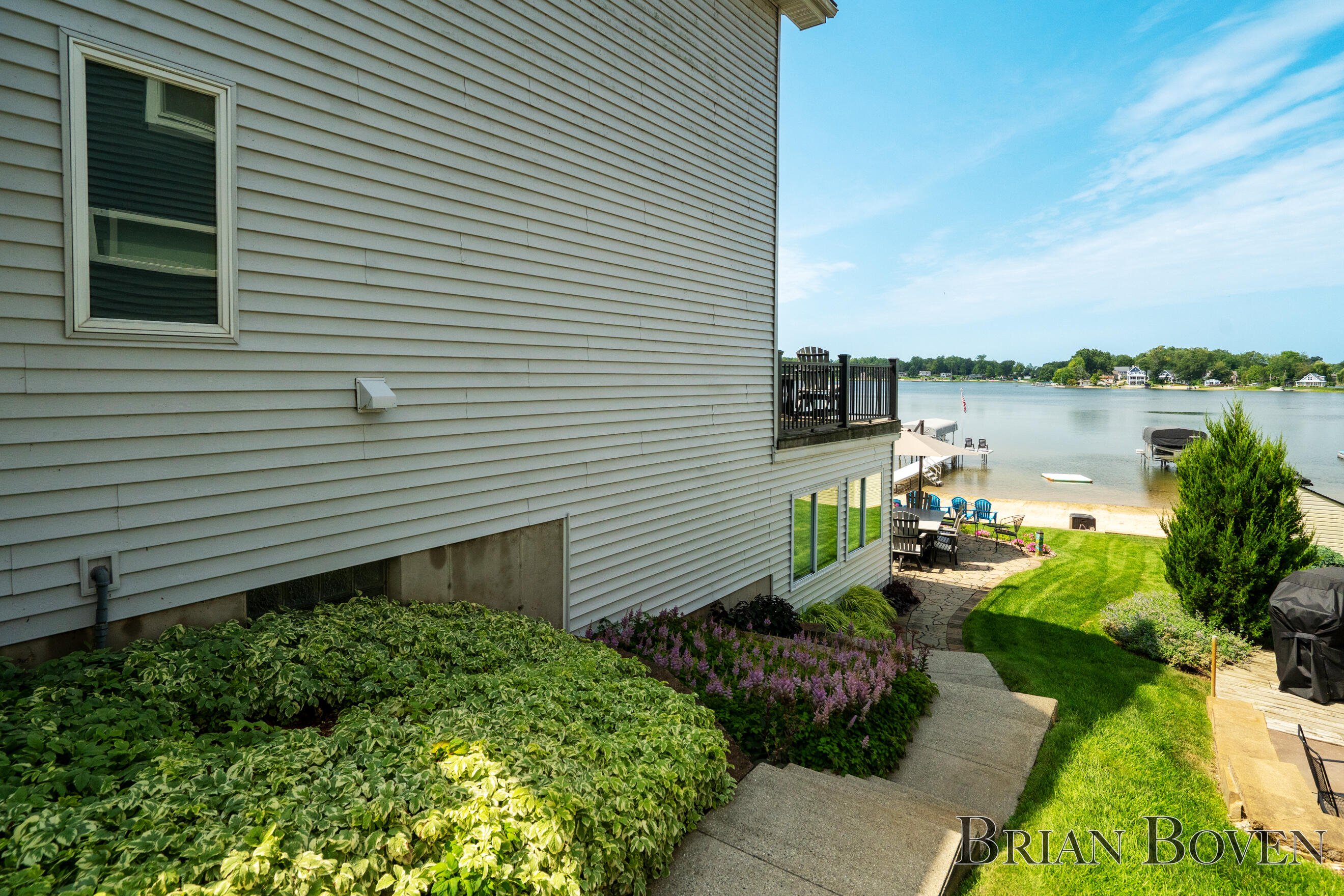 7550 Hessler Drive NE Rockford MI 49341