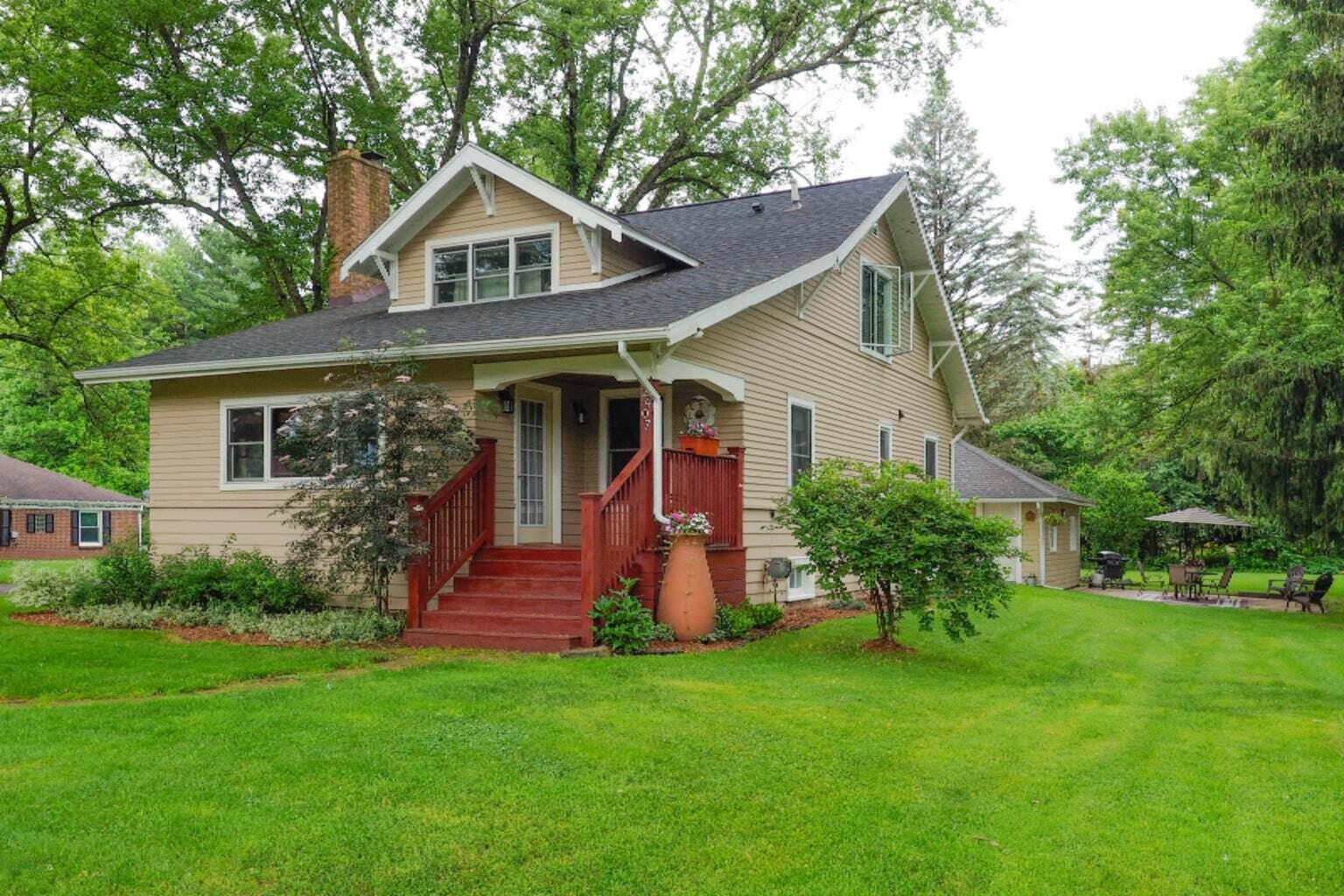 2407 Fairfield Avenue Kalamazoo MI 49048