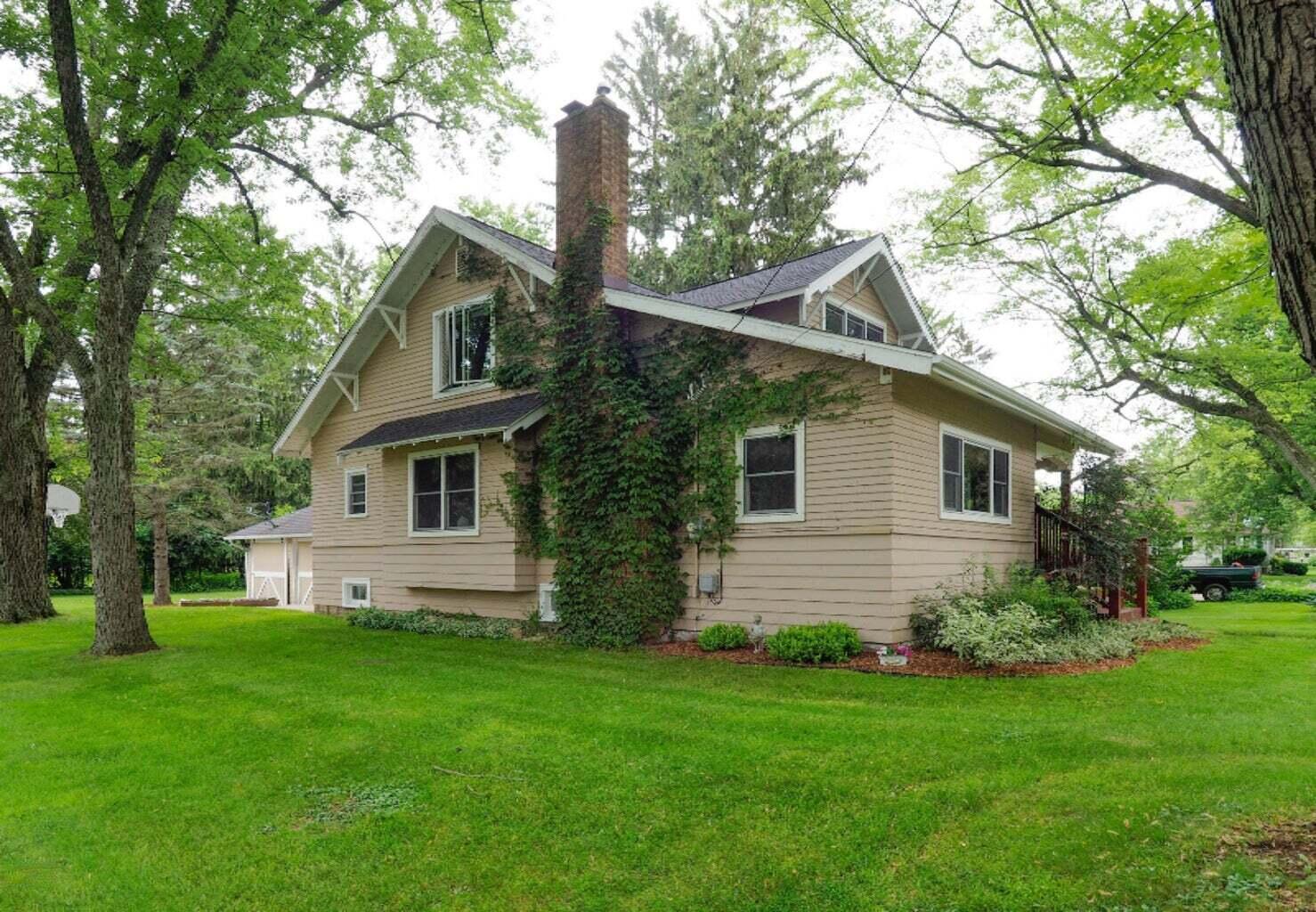 2407 Fairfield Avenue Kalamazoo MI 49048