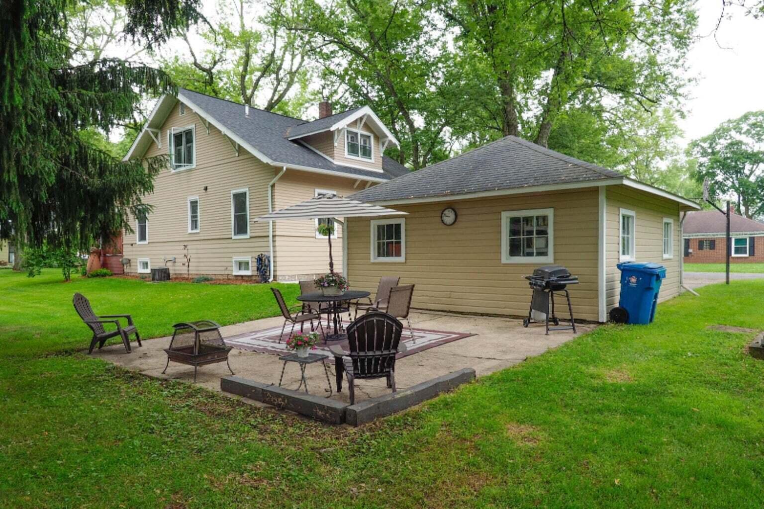 2407 Fairfield Avenue Kalamazoo MI 49048