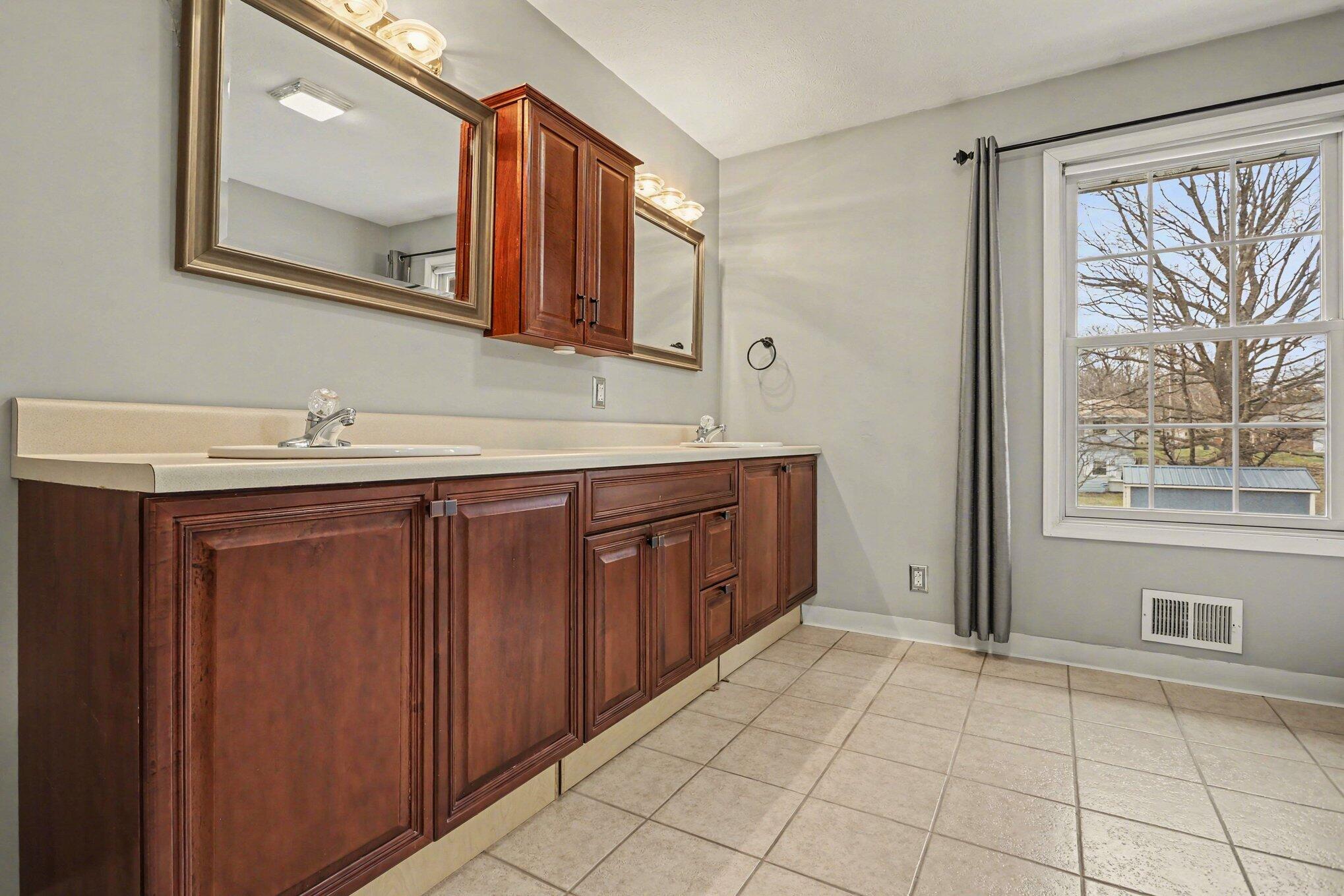 2461 Riverbend Drive Benton Harbor MI 49022
