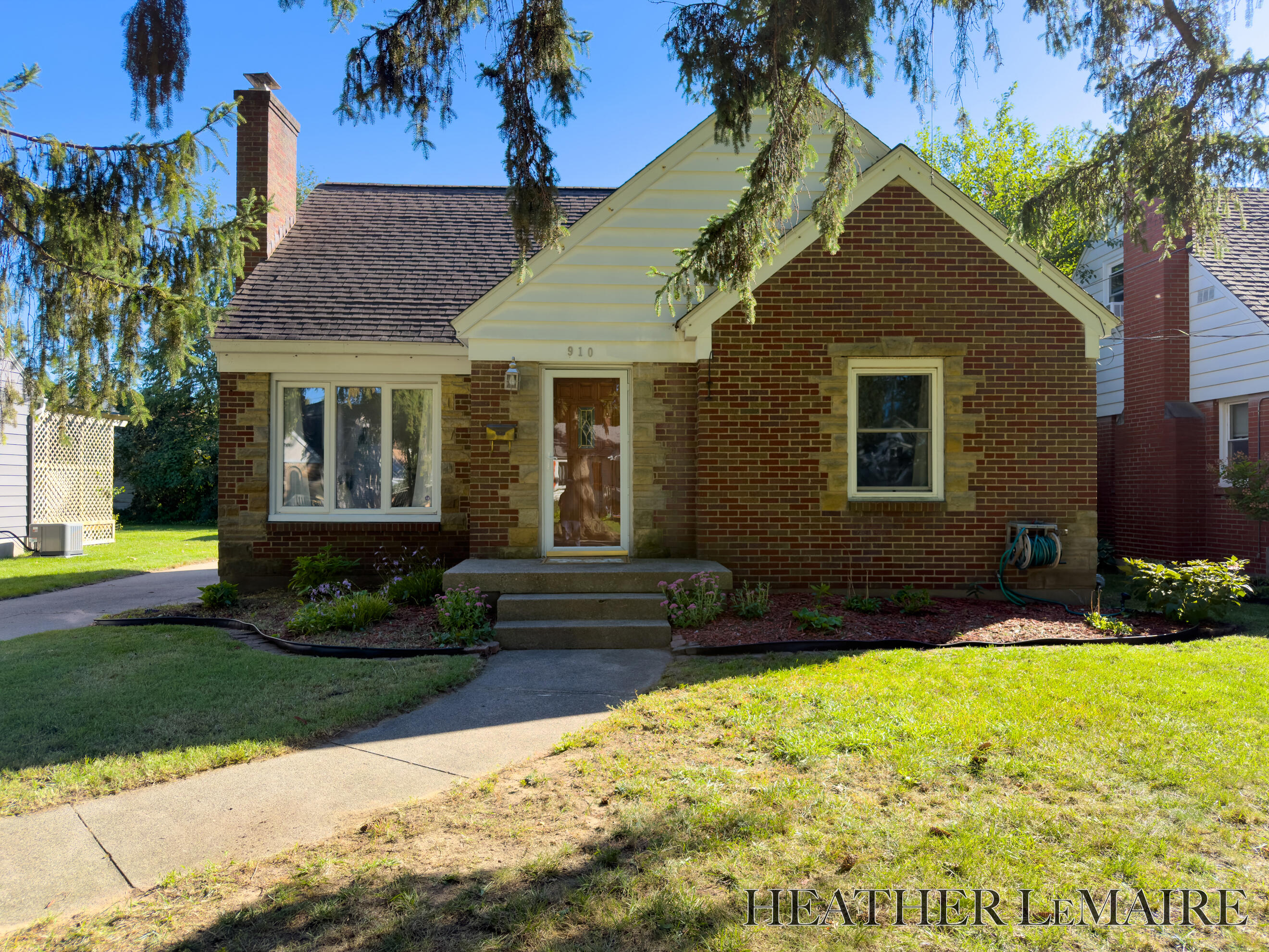 910 Nevada Street SE Grand Rapids MI 49507