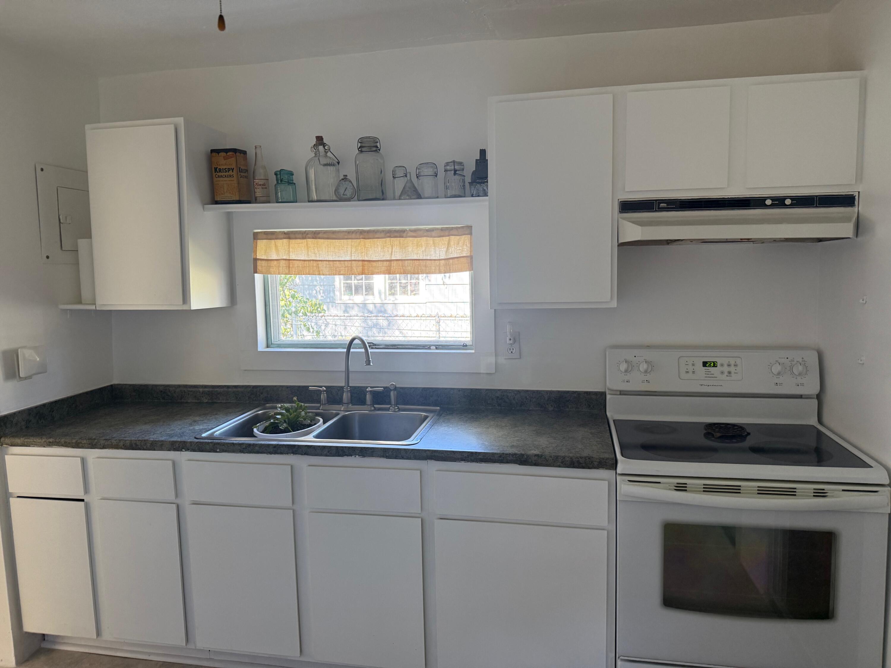 2168 Blodgett Street Muskegon MI 49441