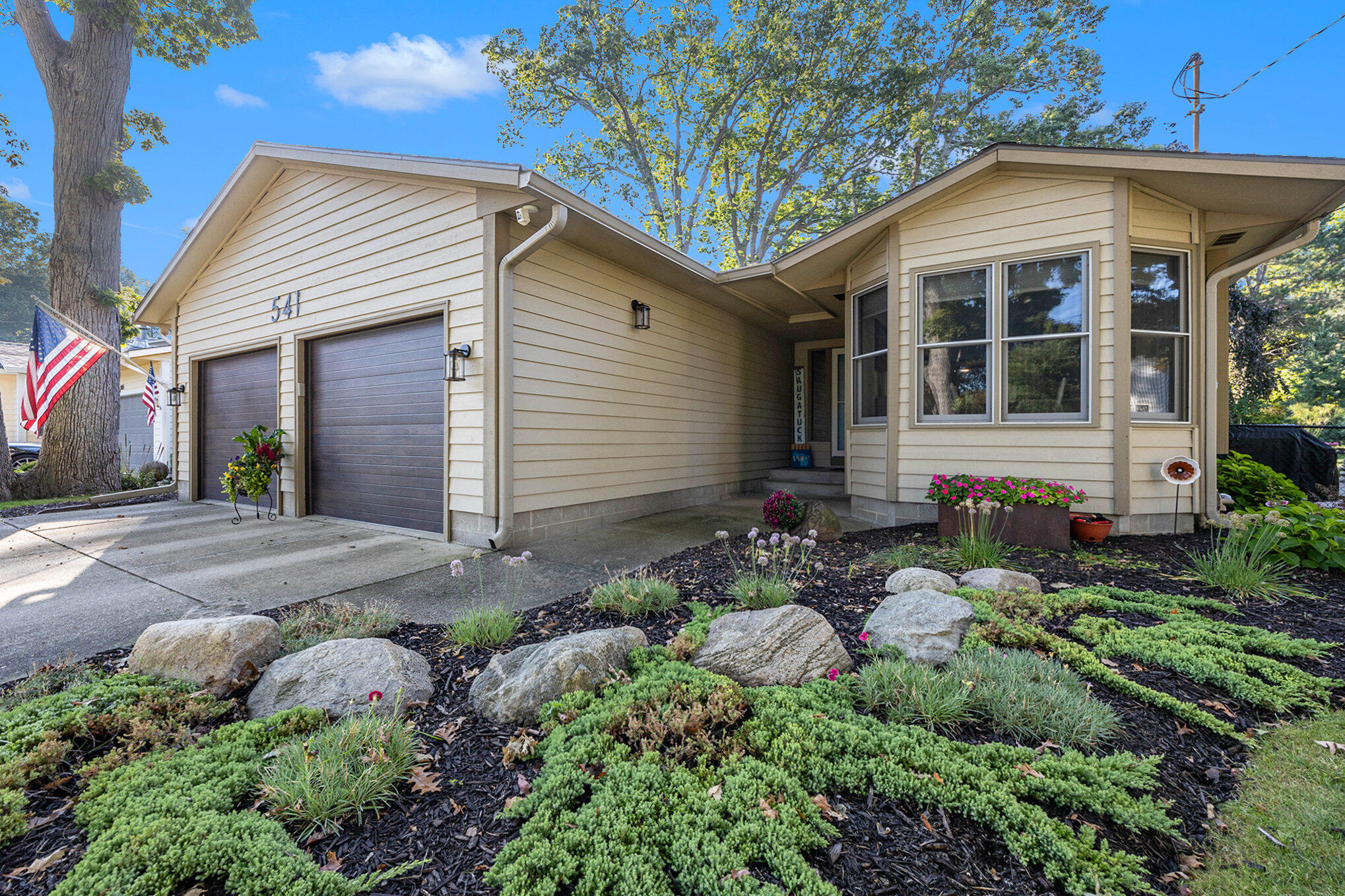 541 Mason Street Saugatuck MI 49453