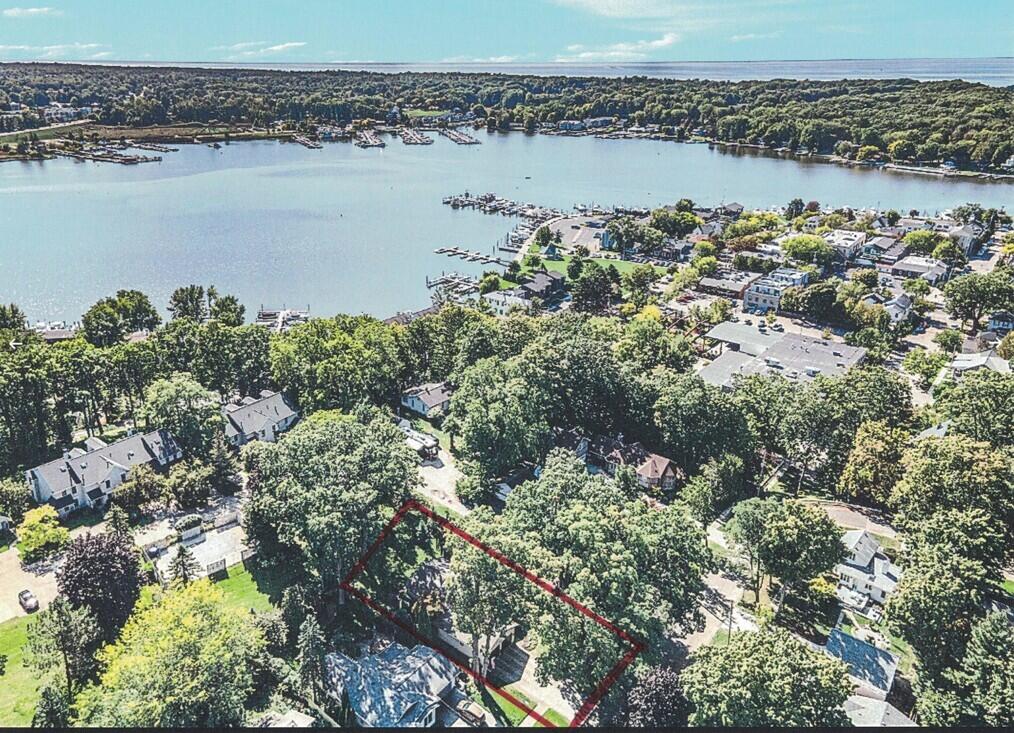 541 Mason Street Saugatuck MI 49453