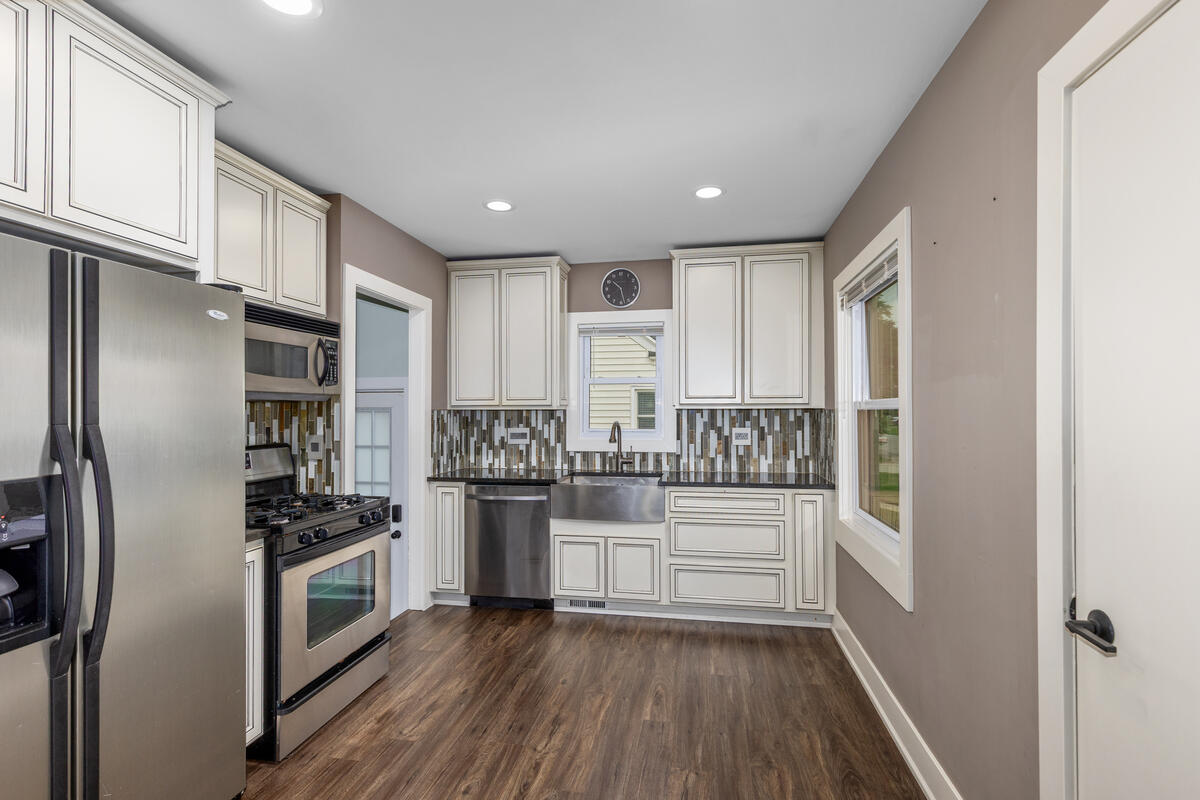 1257 Hillcrest Avenue NW Grand Rapids MI 49504