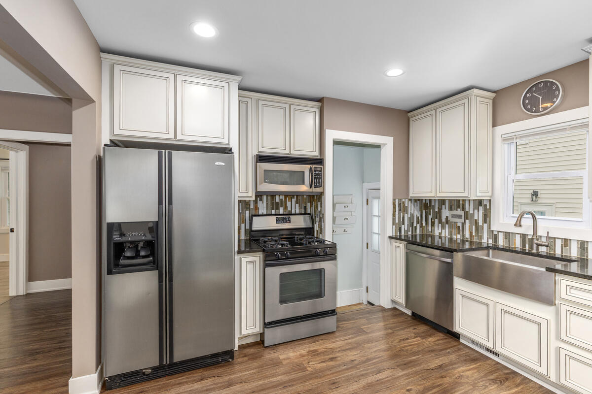 1257 Hillcrest Avenue NW Grand Rapids MI 49504