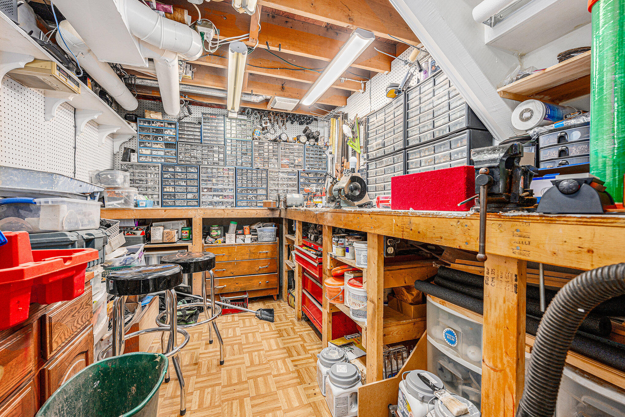 7702 N Gleneagle Drive Kalamazoo MI 49048