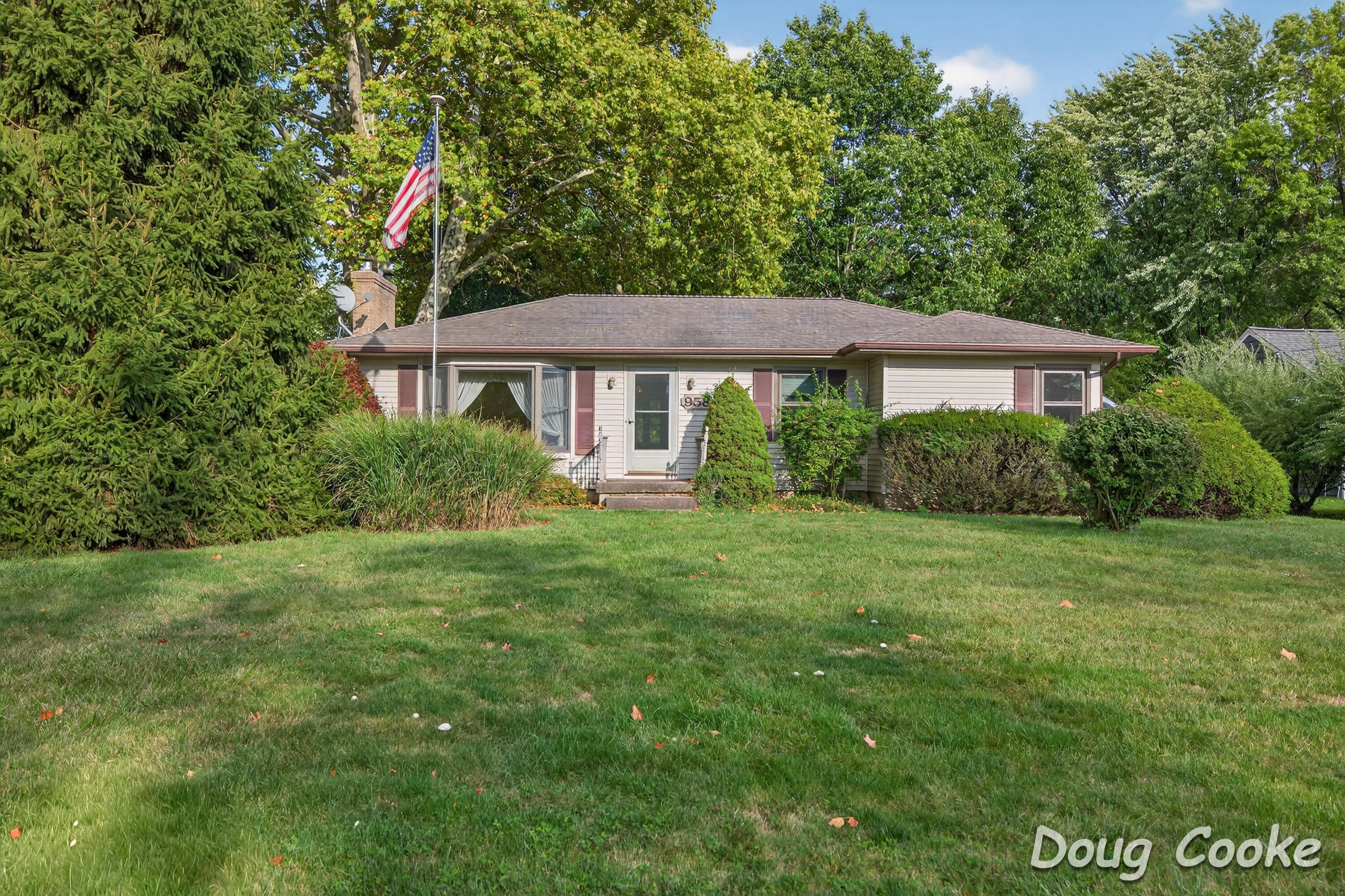 958 Maynard Avenue NW Grand Rapids MI 49504