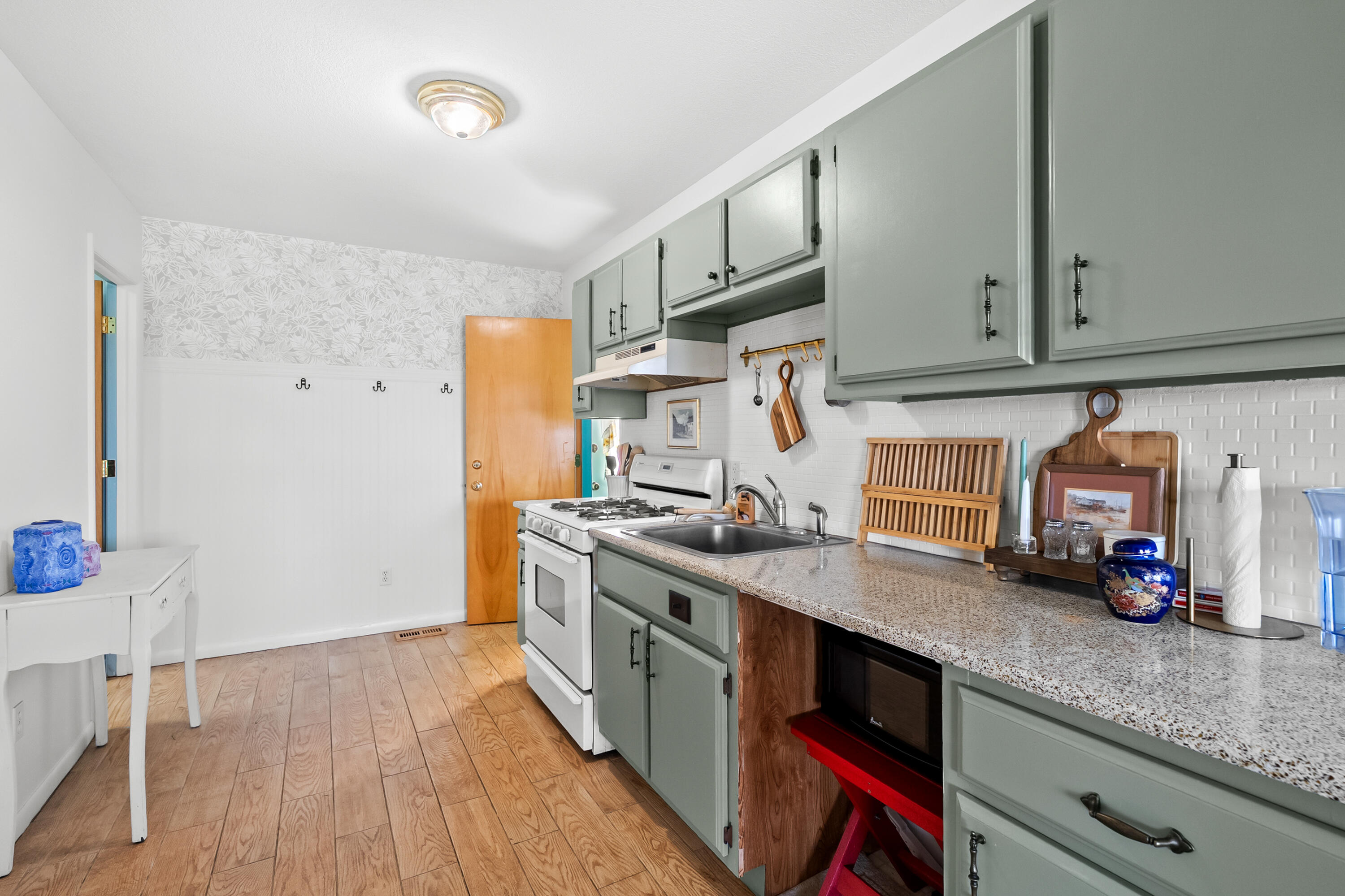 1713 Lakeview Drive Portage MI 49002