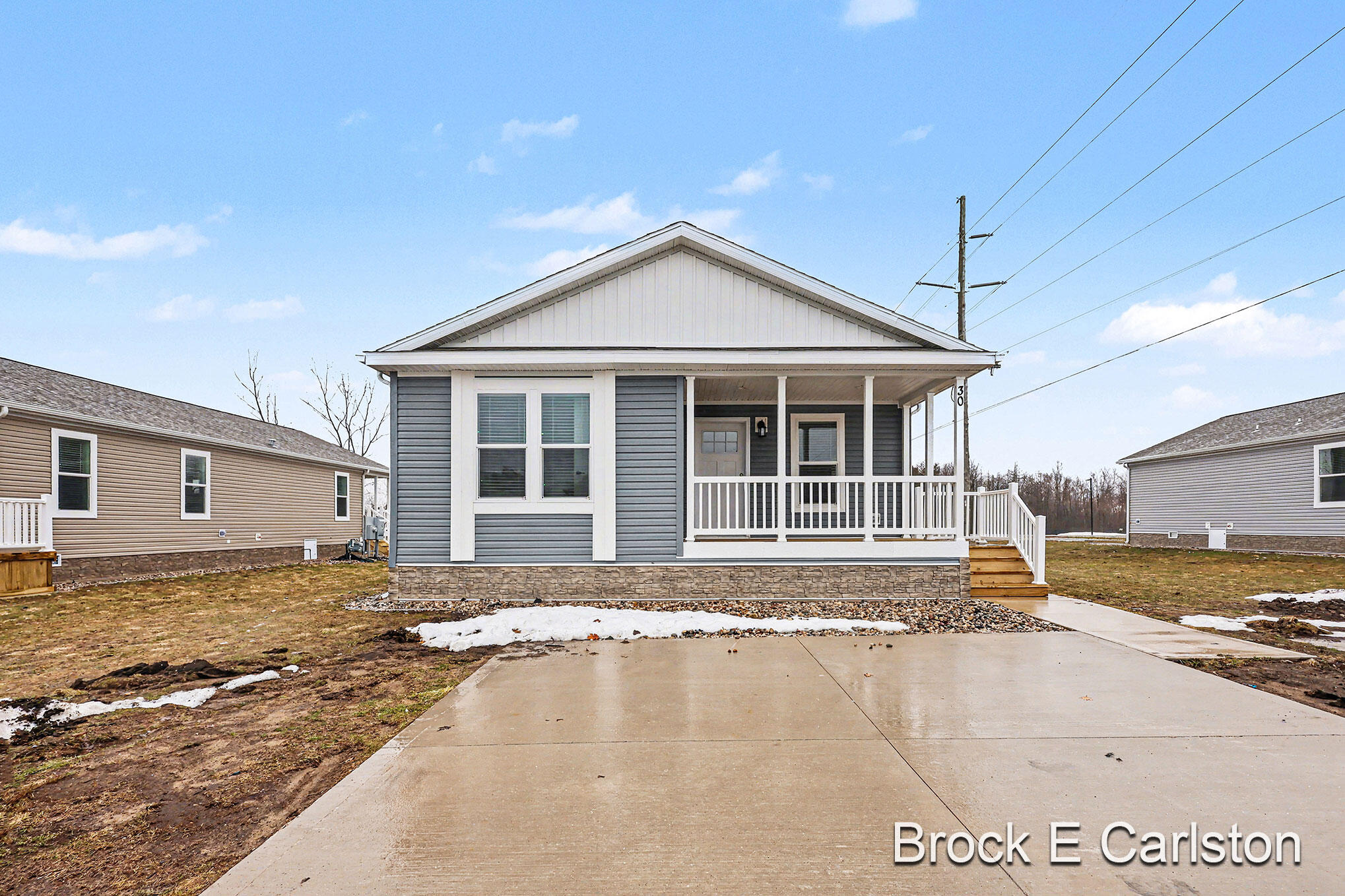 1283 E Ellis Road Norton Shores MI 49441