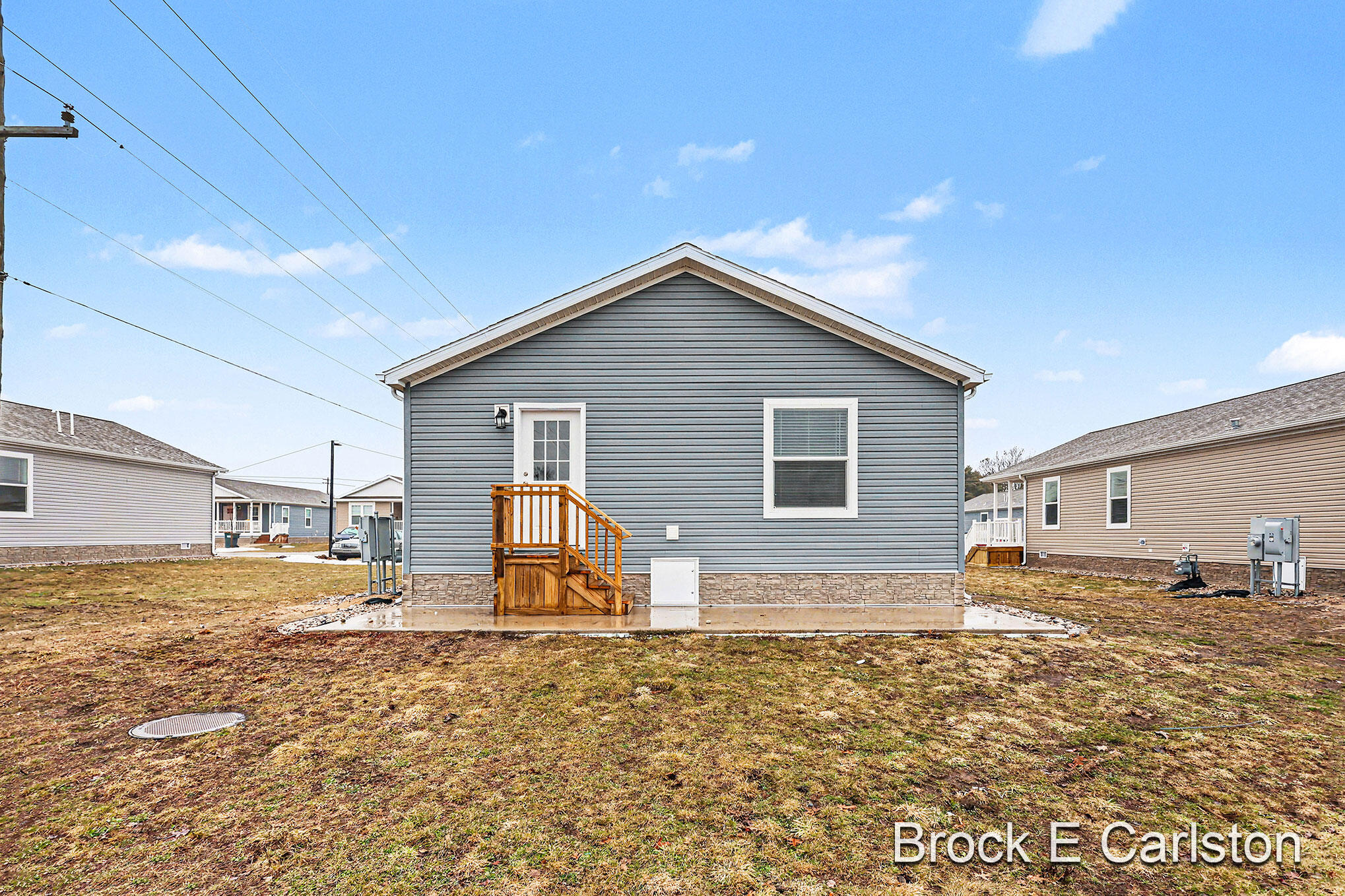 1283 E Ellis Road Norton Shores MI 49441