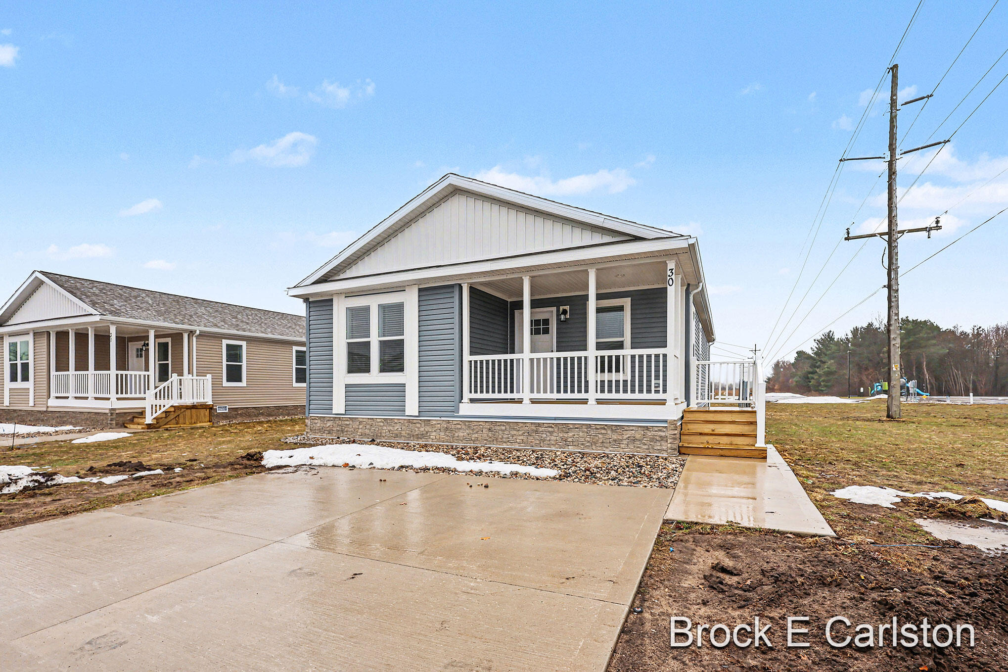 1283 E Ellis Road Norton Shores MI 49441