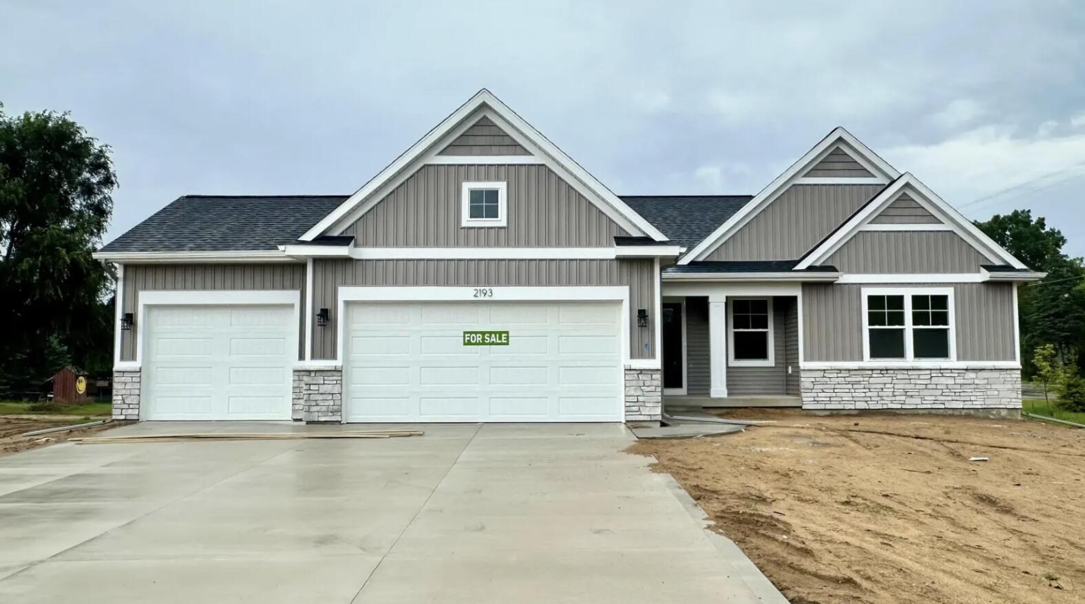 2193 Emerald Shore Circle Grand Rapids MI 49525