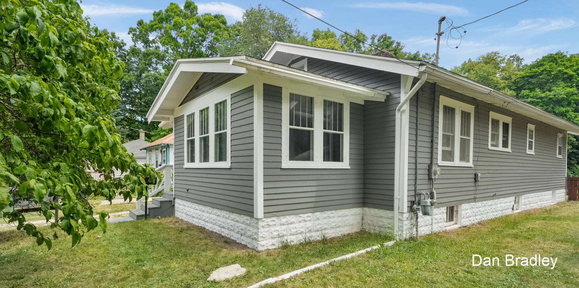 3056 Effie Place NE Grand Rapids MI 49505