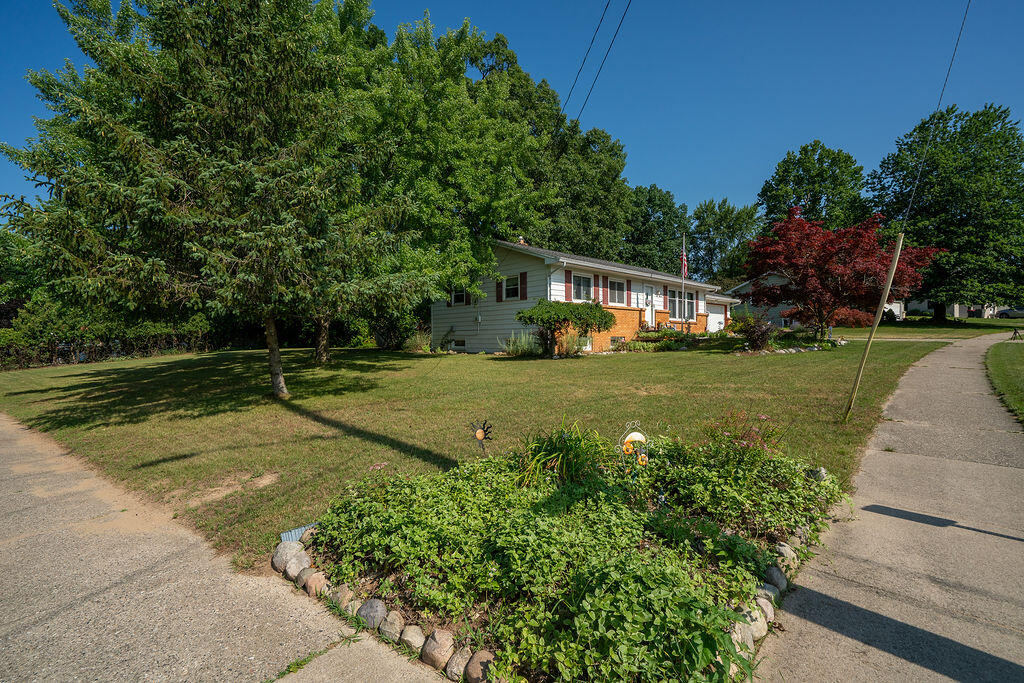 2535 Powers Avenue NW Grand Rapids MI 49544