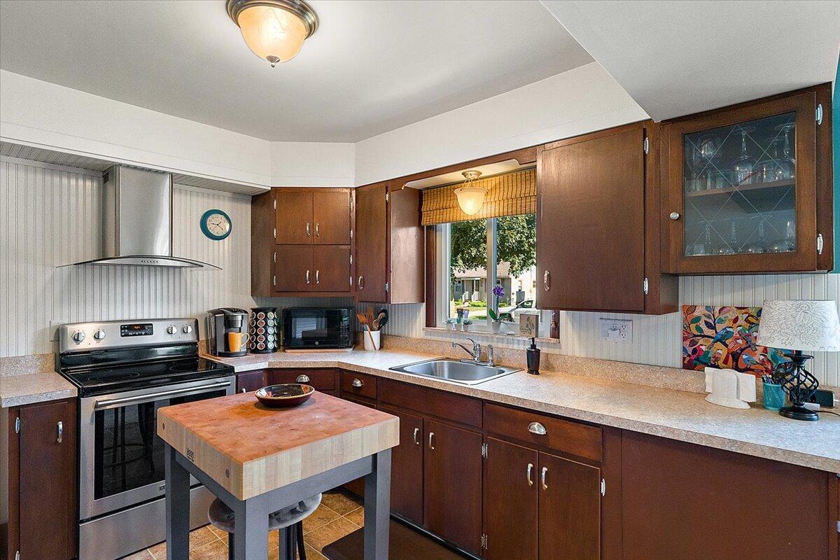 42 W 29th Street Holland MI 49423