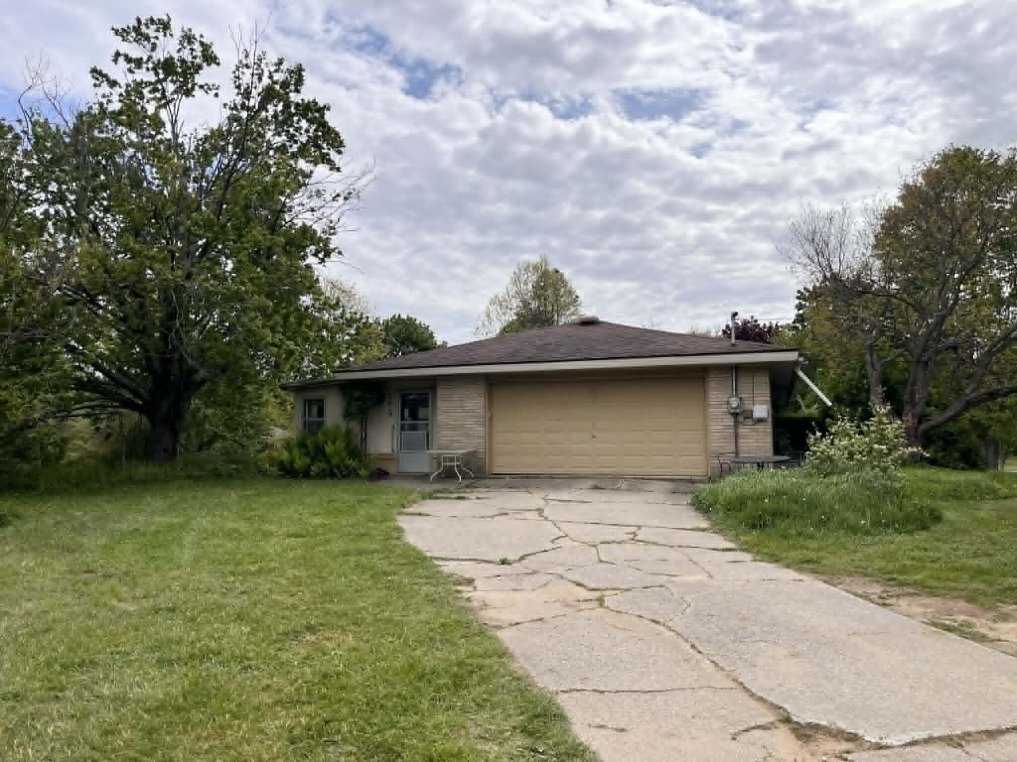 2619 E Bard Road Muskegon MI 49445