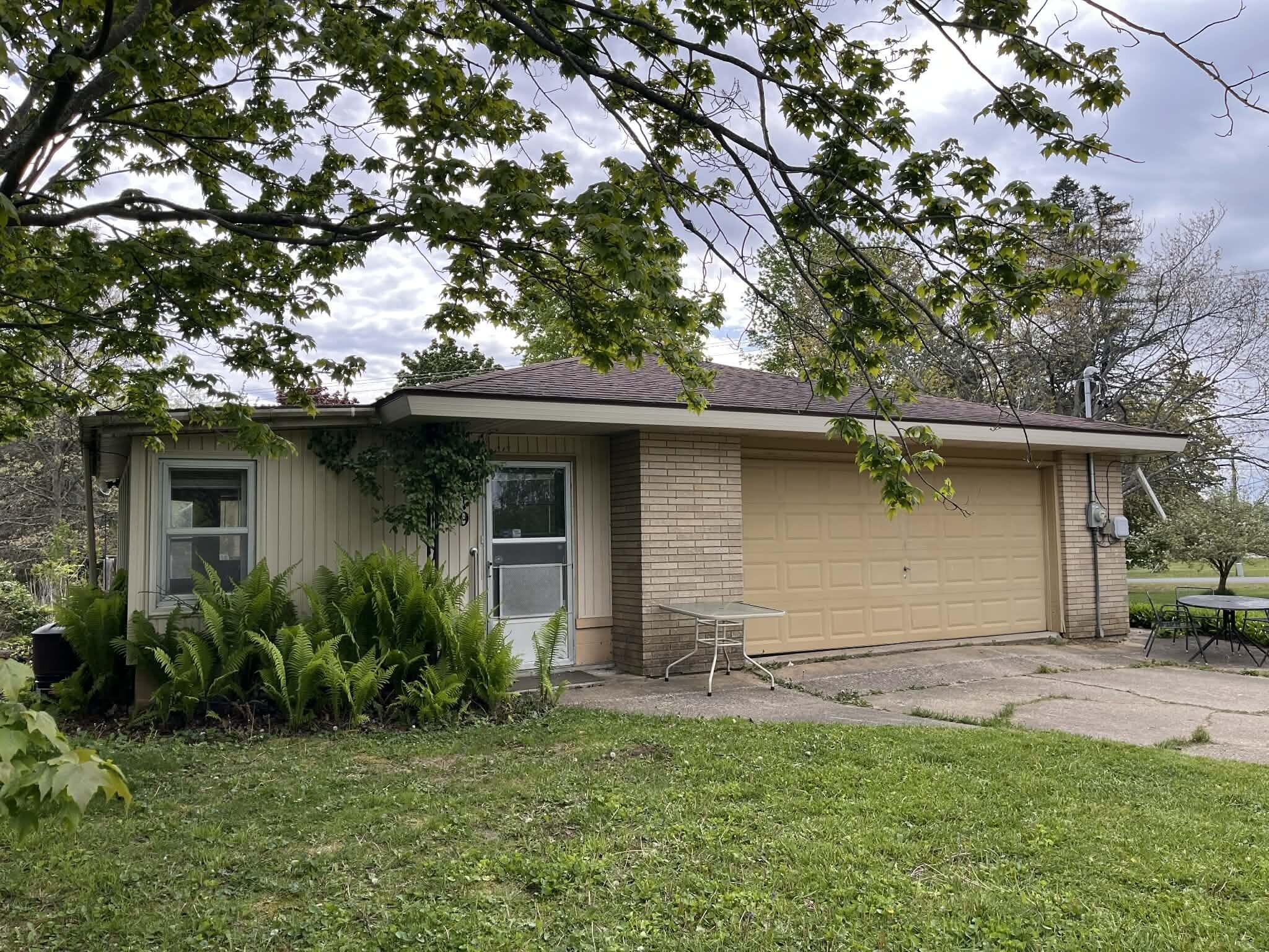 2619 E Bard Road Muskegon MI 49445