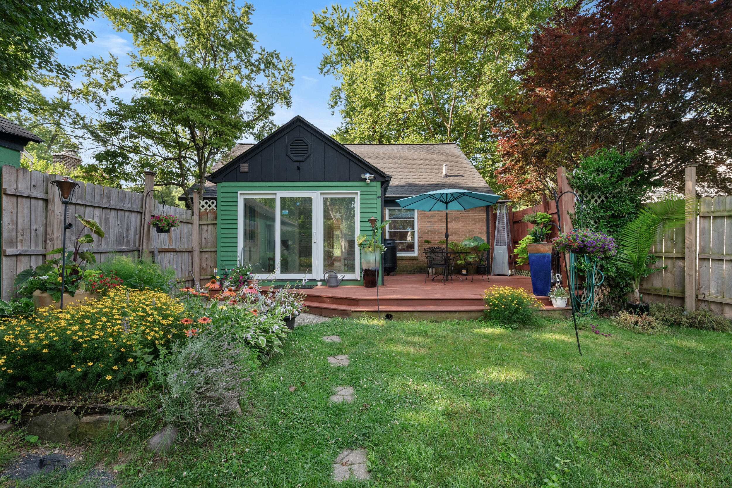 1127 Lakeway Avenue Kalamazoo MI 49001