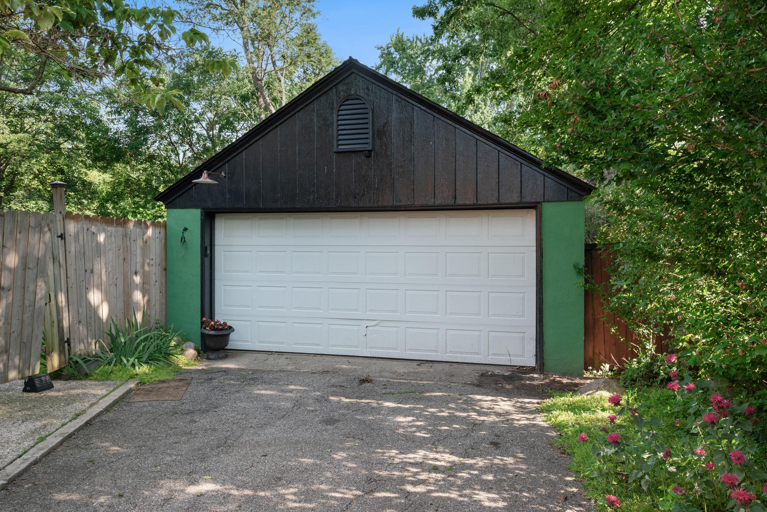 1127 Lakeway Avenue Kalamazoo MI 49001