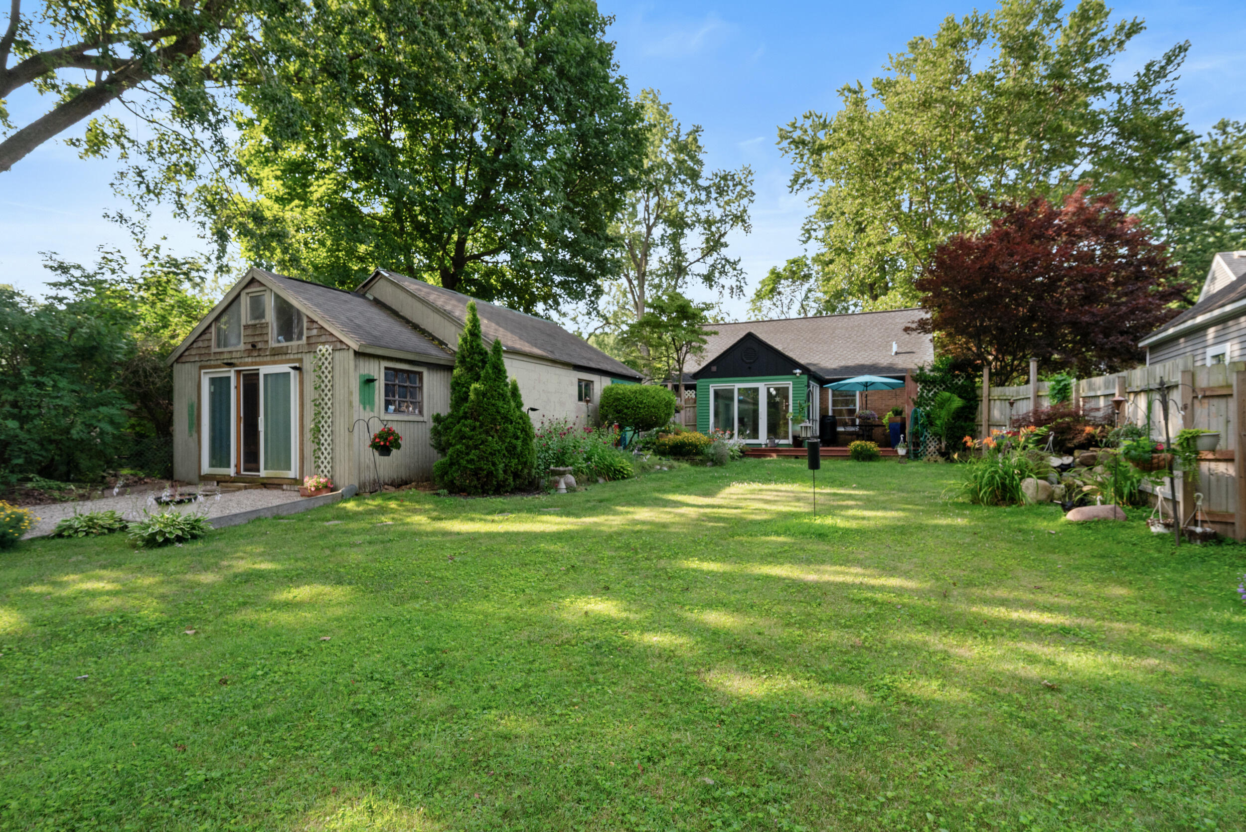 1127 Lakeway Avenue Kalamazoo MI 49001