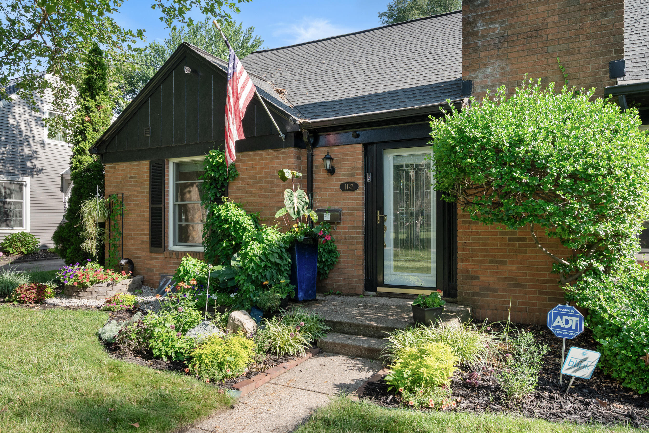 1127 Lakeway Avenue Kalamazoo MI 49001