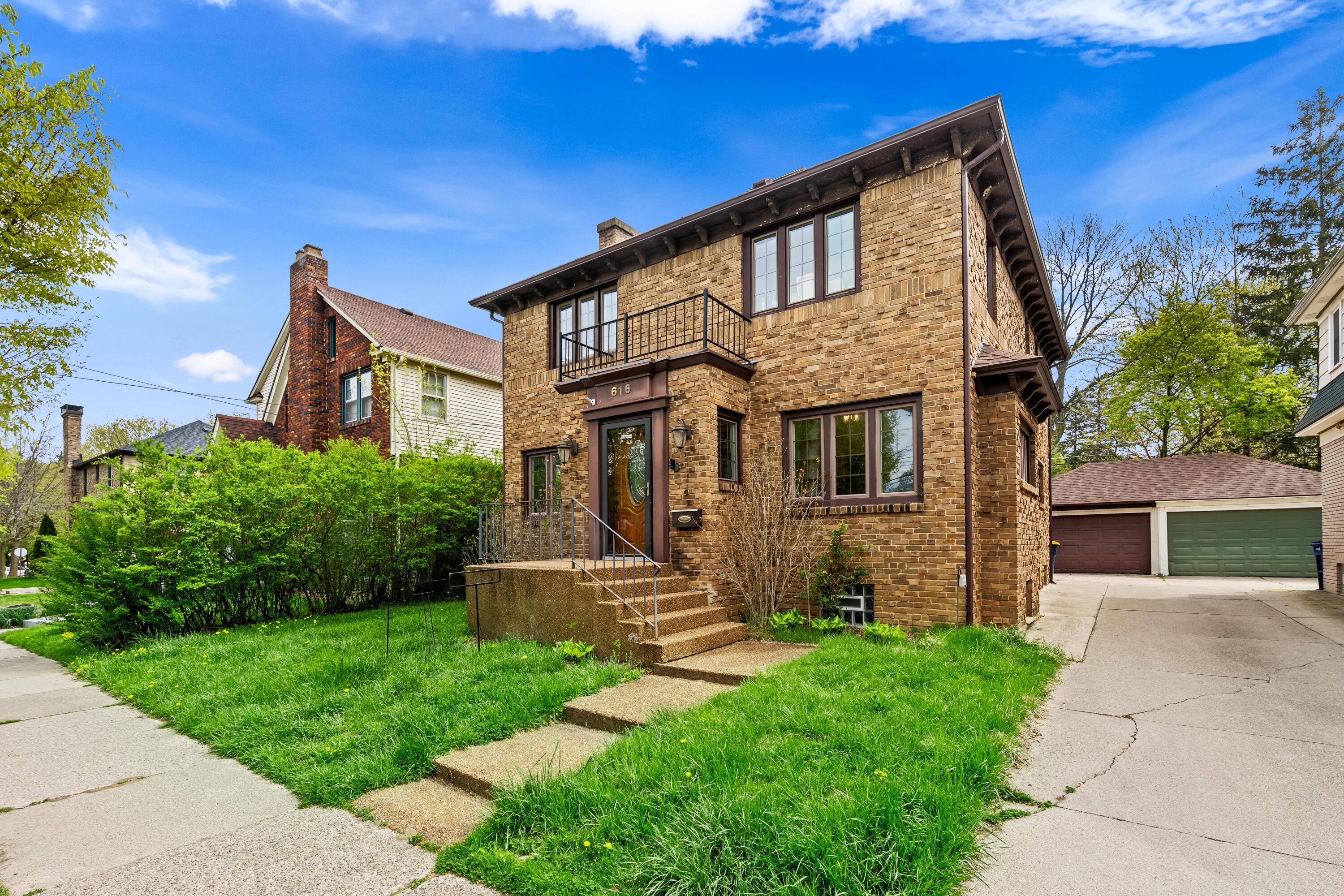 616 Rosewood Avenue SE East Grand Rapids MI 49506