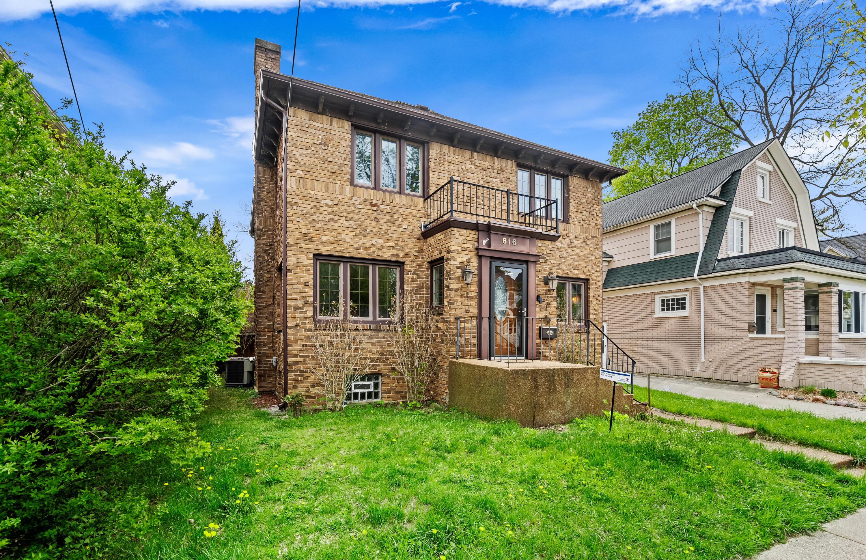 616 Rosewood Avenue SE East Grand Rapids MI 49506