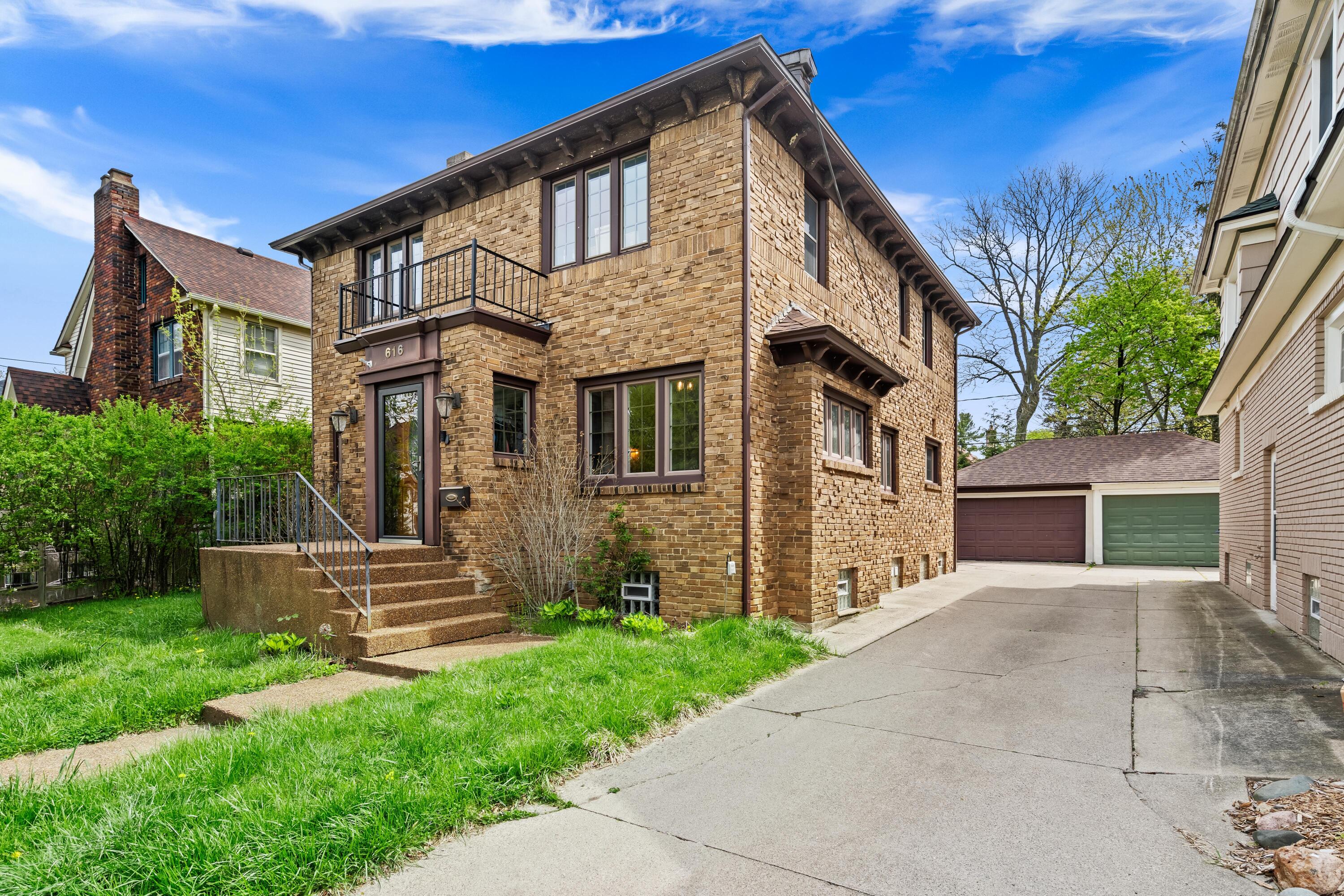 616 Rosewood Avenue SE East Grand Rapids MI 49506