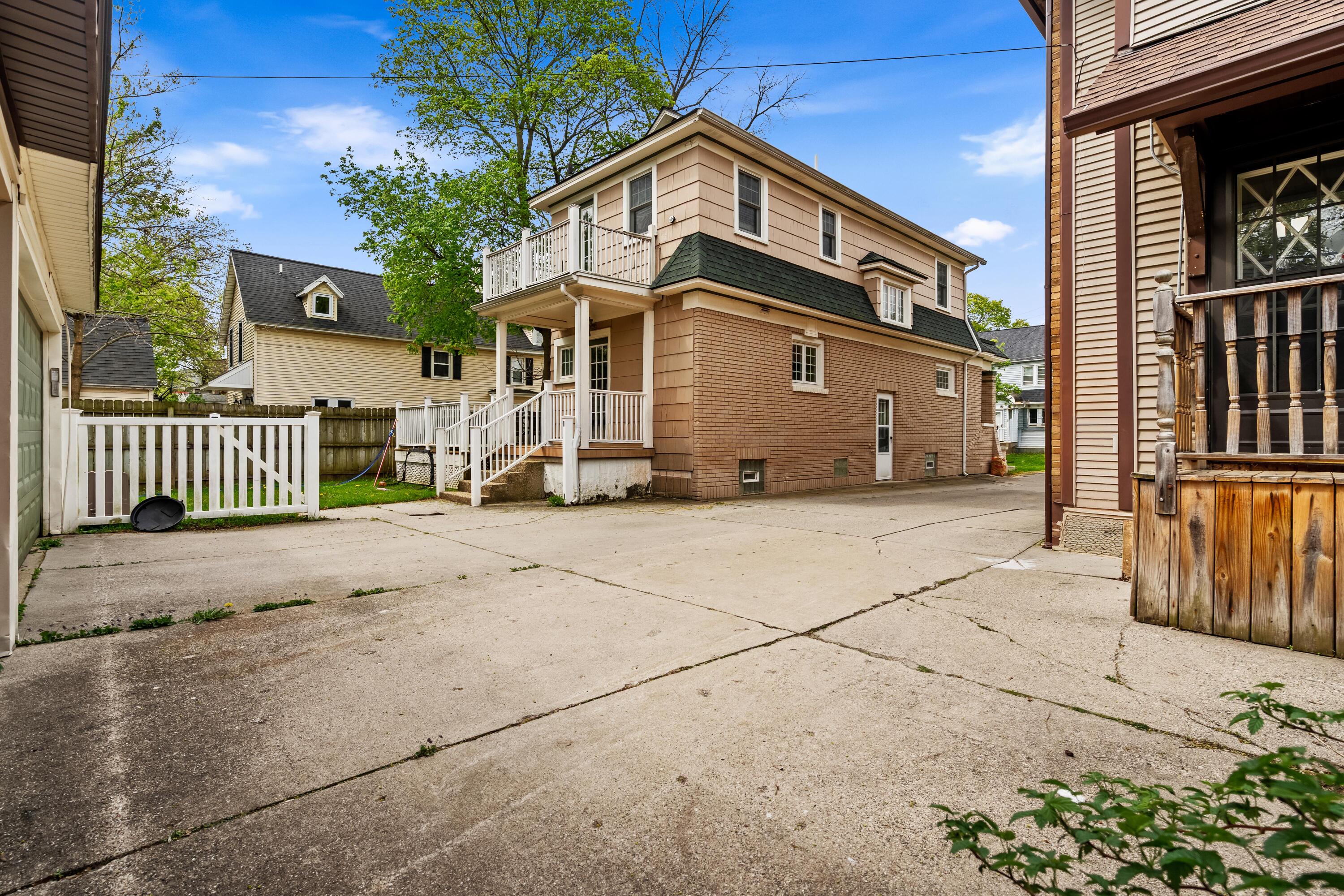 616 Rosewood Avenue SE East Grand Rapids MI 49506